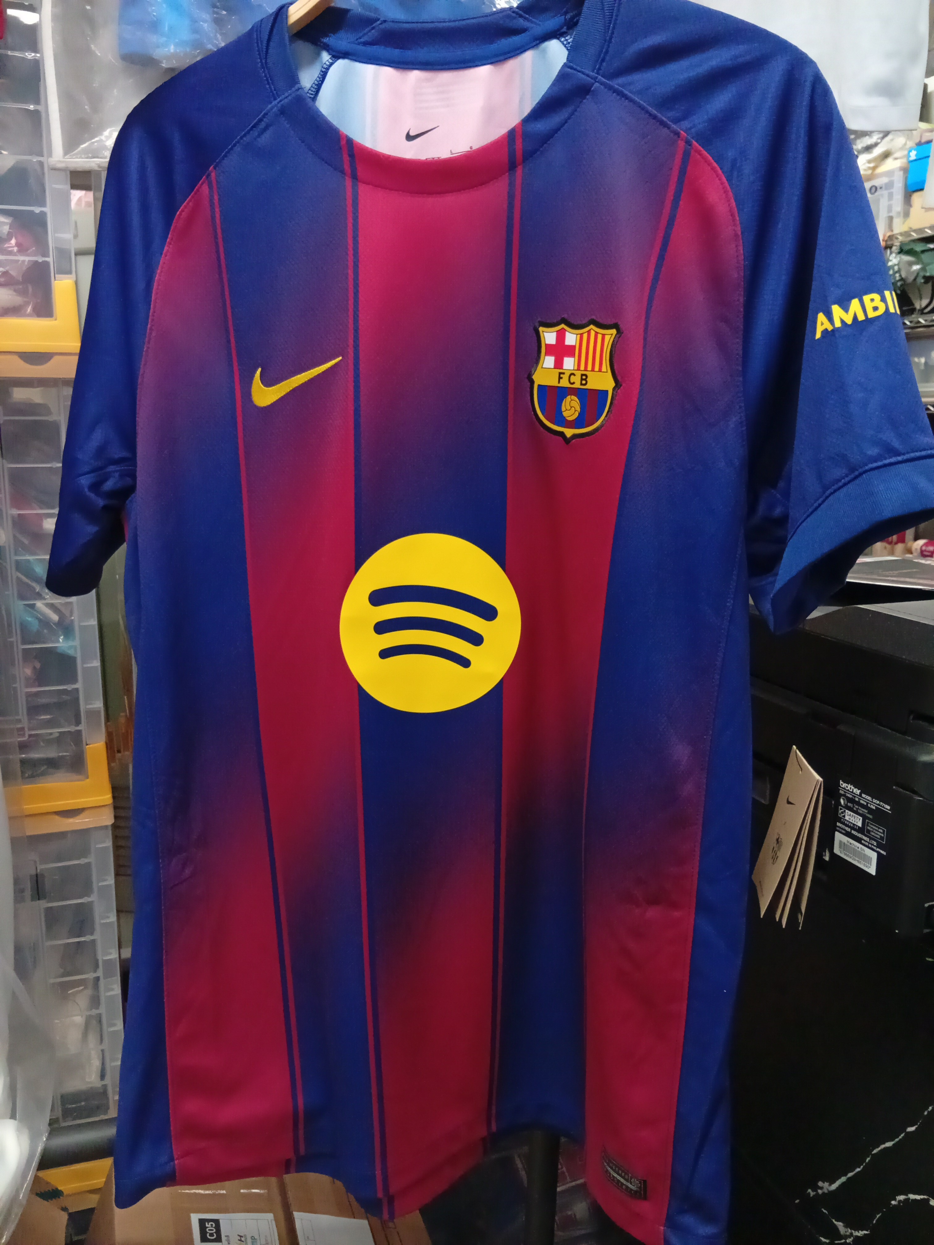 25-26巴塞隆拿主場耶馬球迷版球衣