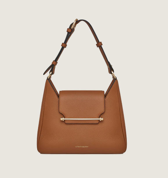 1SA0730-052 STRATHBERRY Multrees Hobo Grain - Tan #20231-125-551-450 (B-BO-E)