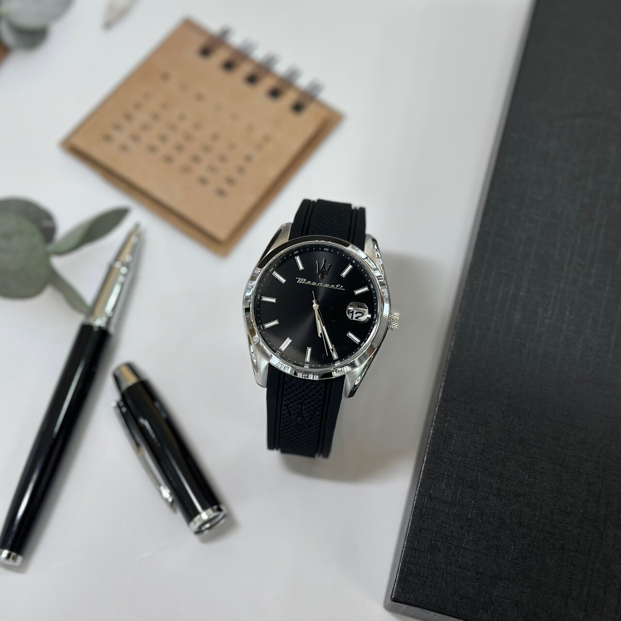 【Maserati 瑪莎拉蒂】Attrazione 放大日期窗簡約大三針腕錶 R8851151004 43mm 現代鐘錶