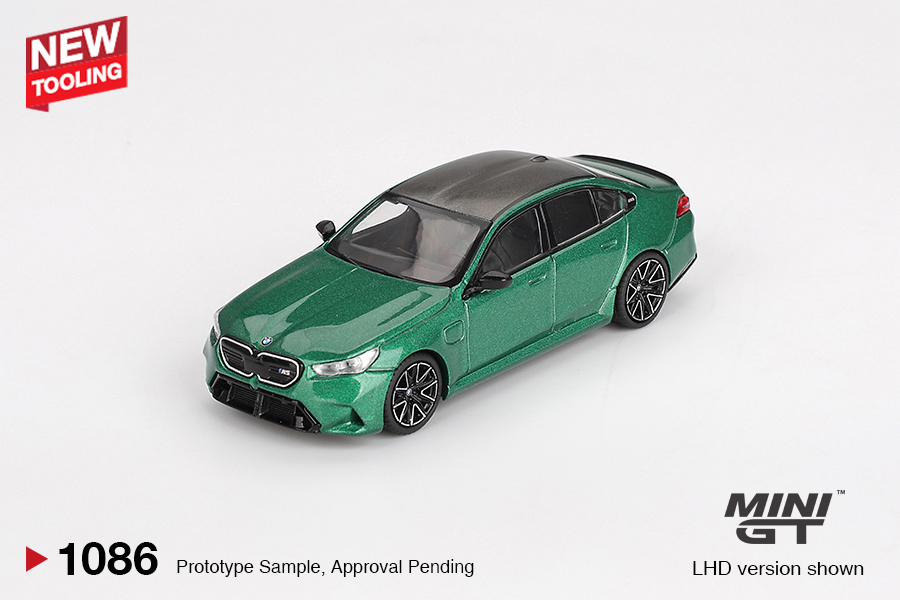 【預訂】Mini GT 1086 BMW M5 (G90) Isle of Man Green Metallic