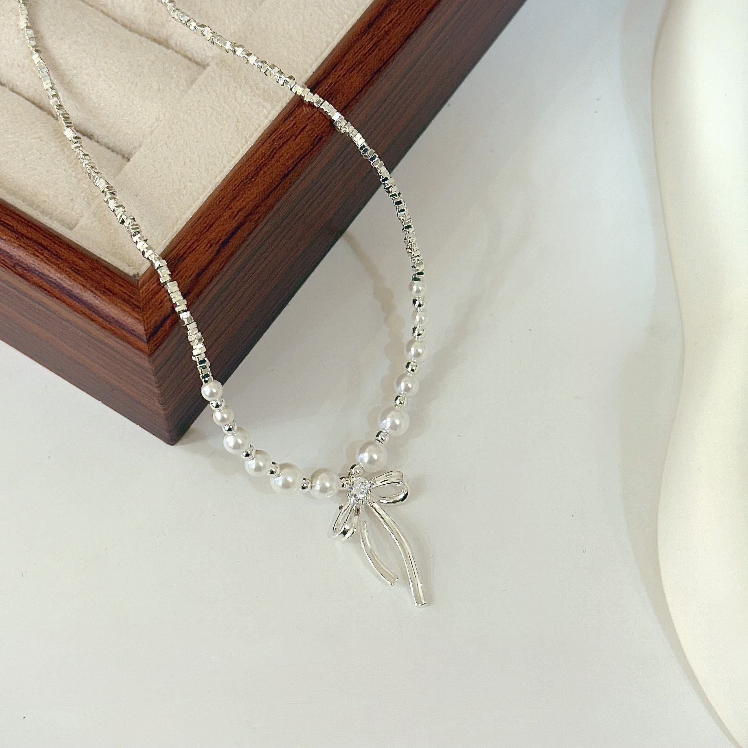 K117碎銀珍珠蝴蝶結頸鏈