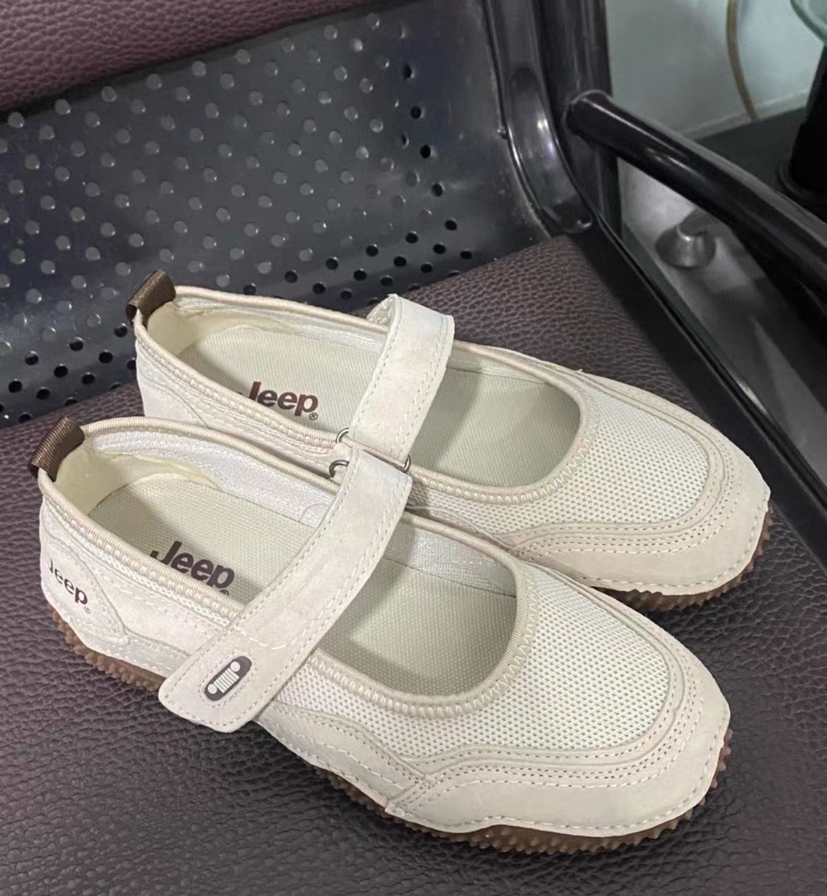 Jeep 丑萌瑪麗珍鏤空鞋｜小眾編織風女鞋 軟底舒適懶人鞋 July25