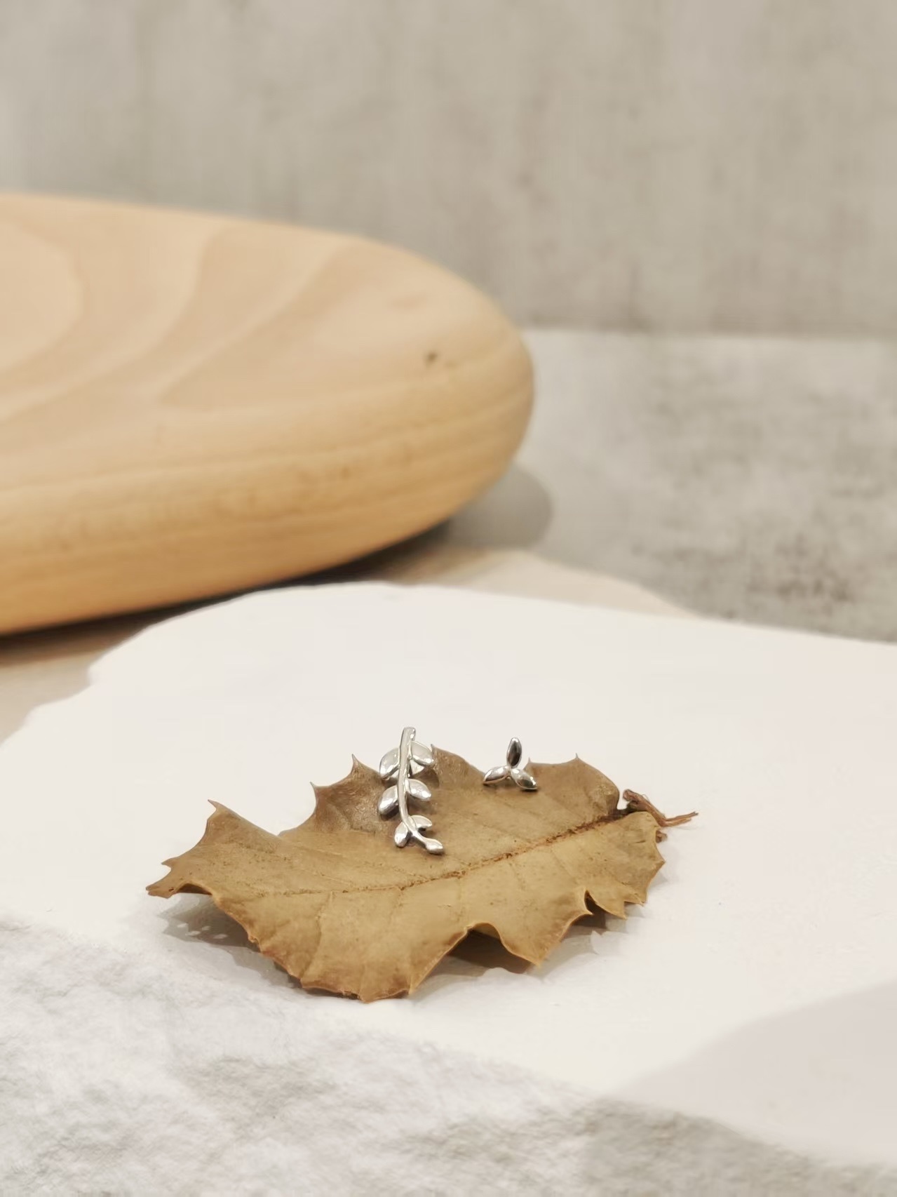 🌿不對稱 小花 純銀耳環