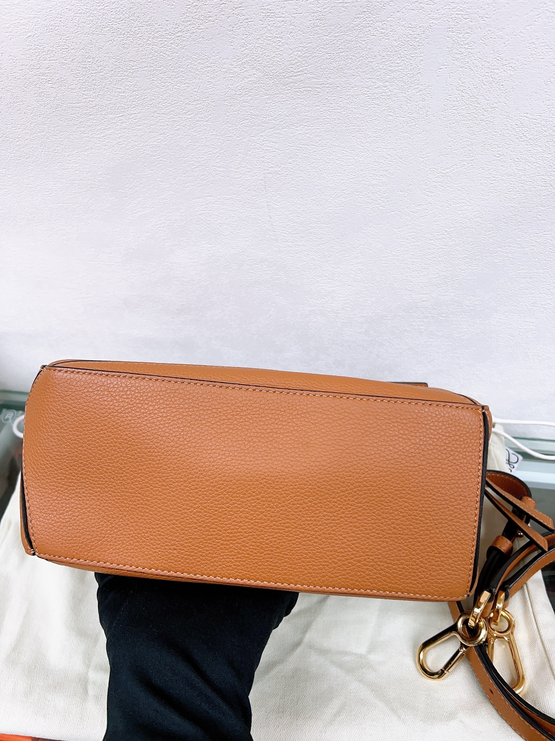 Loewe puzzle small caramel