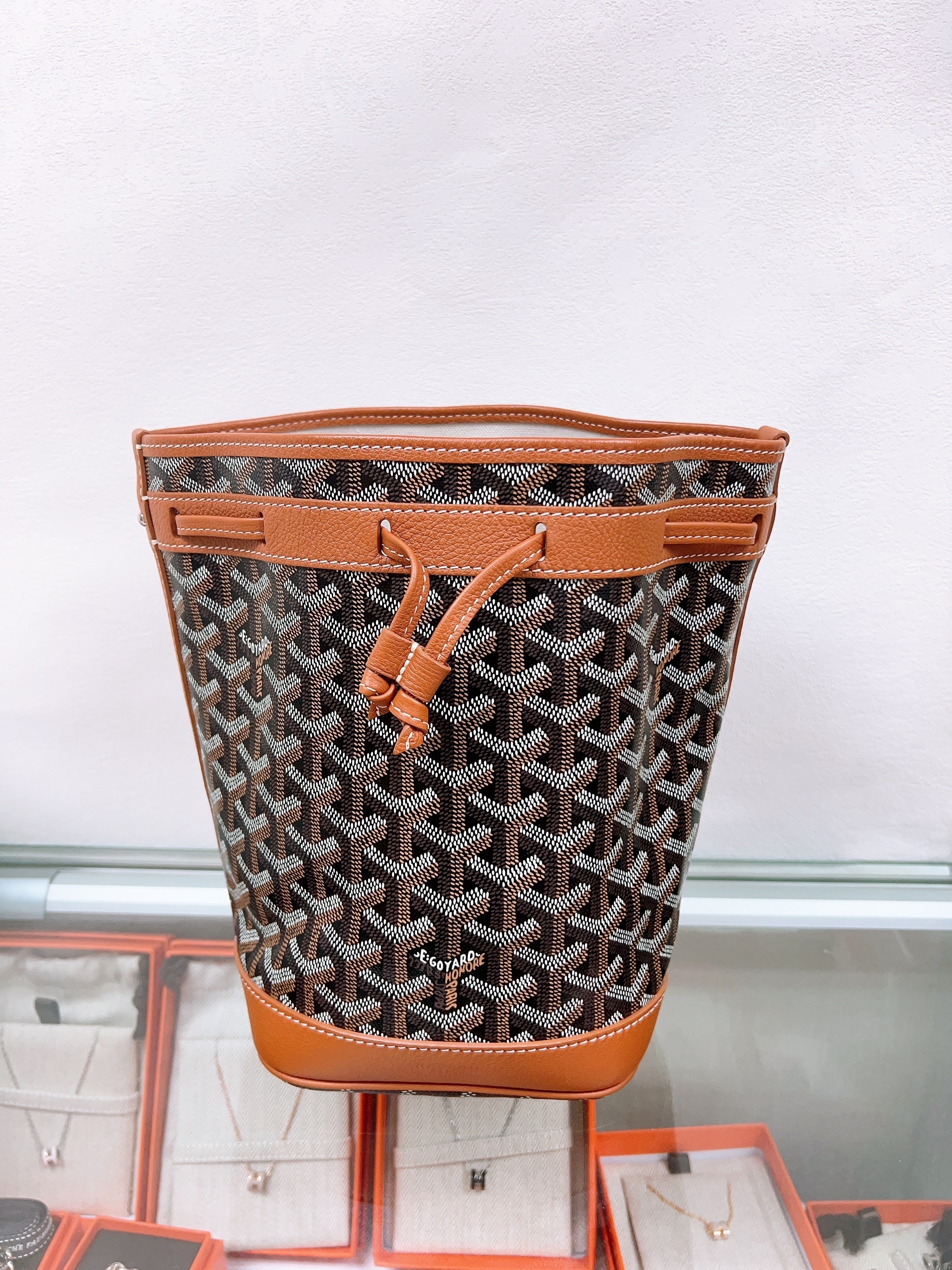 Goyard petit flot bucket tan