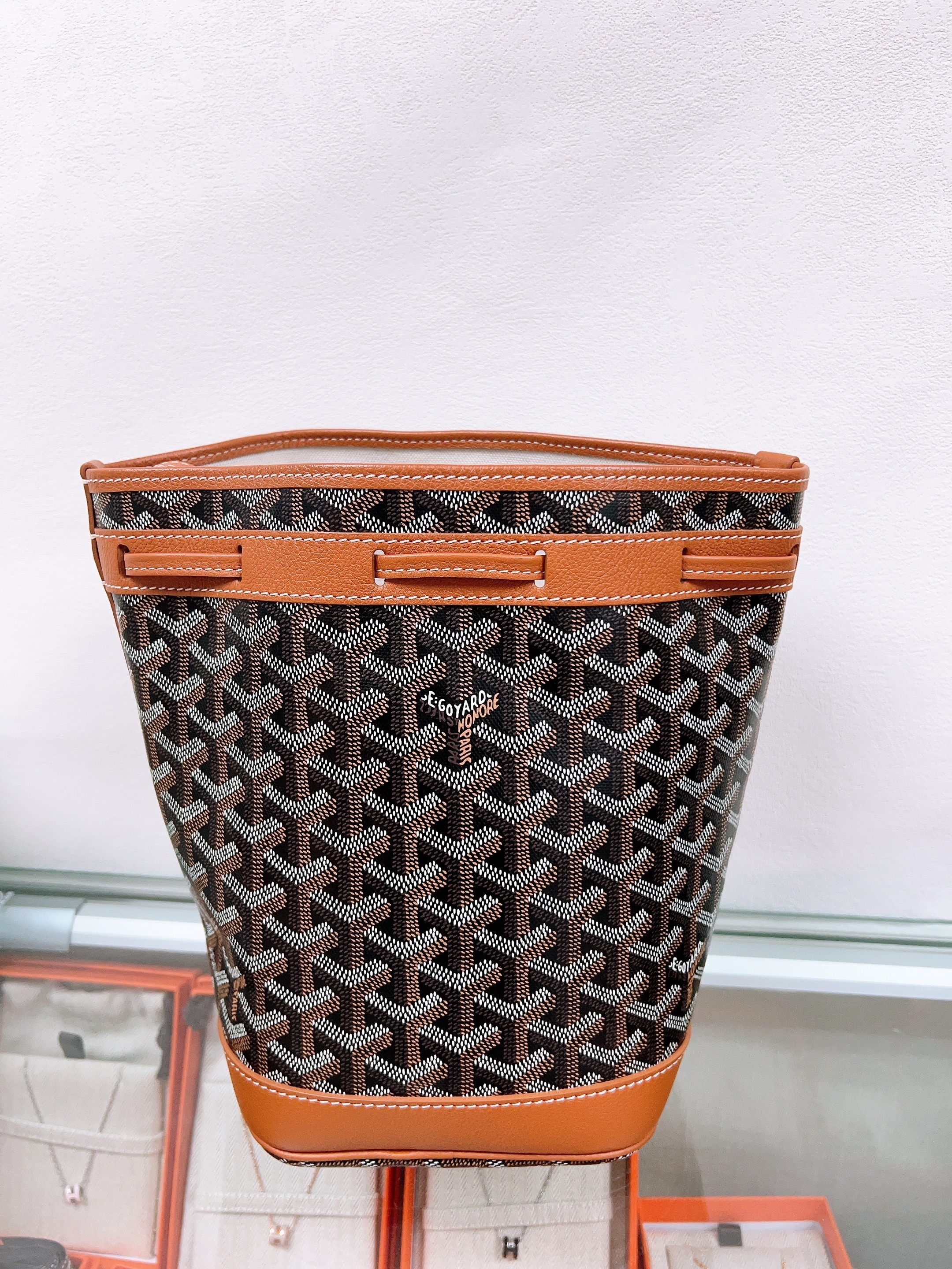 Goyard petit flot bucket tan