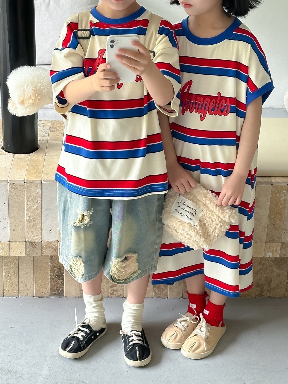 兄弟姐妹一起穿_紅藍條紋字母上衣/洋裝