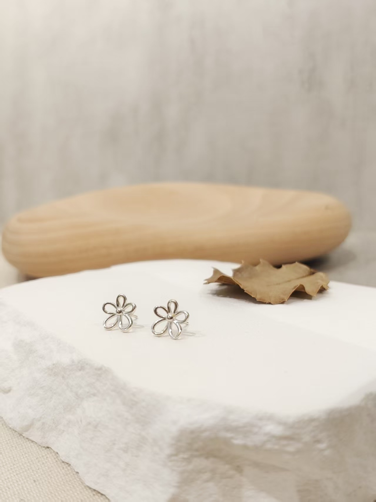 🌿鏤空 小花銀耳環