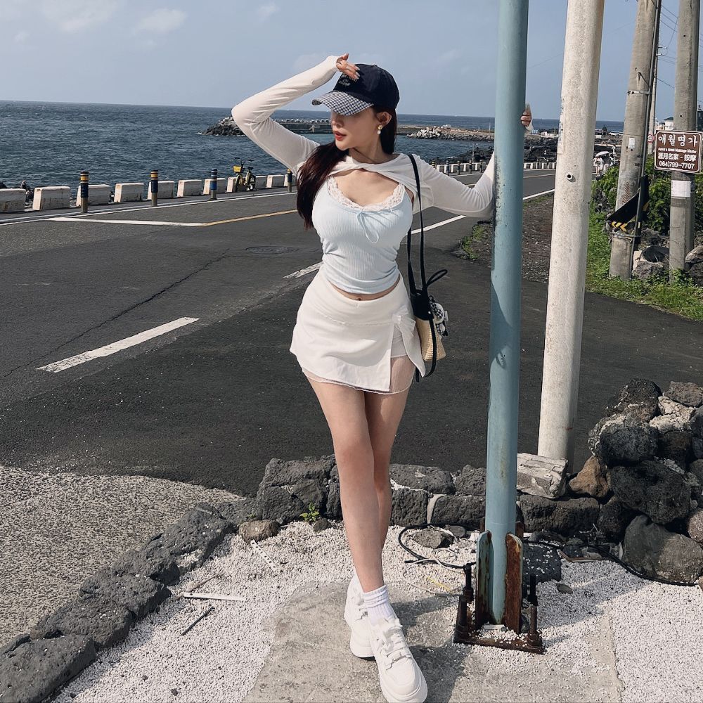 【甜辣小姊姊】DOMISS側開衩 蕾絲裙 短裙女生-2色 蕾絲短裙 (現貨)