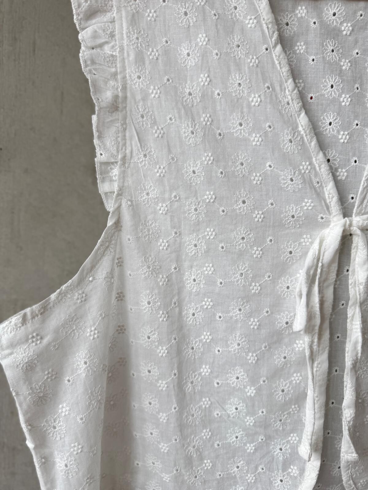 ｛Special Price} 純白清新的全綿蕾絲刺繡背心上衣【日本直送】