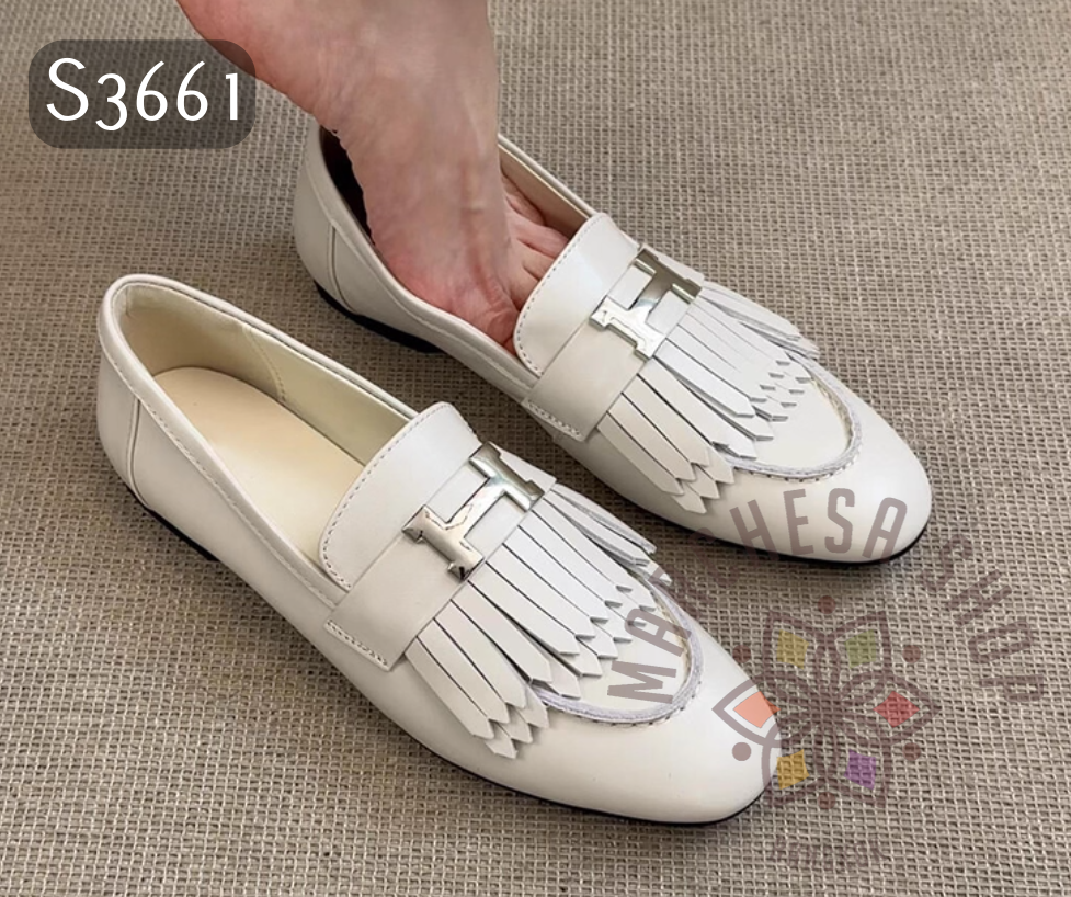 S3661 - 頭層小羊皮流鬚H扣圓頭平底鞋