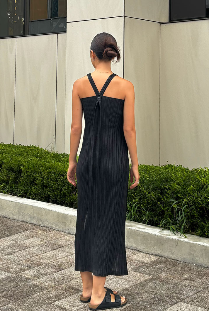 Novia 細褶交叉美背肩帶無袖洋裝 [ 海軍藍 / Free ]