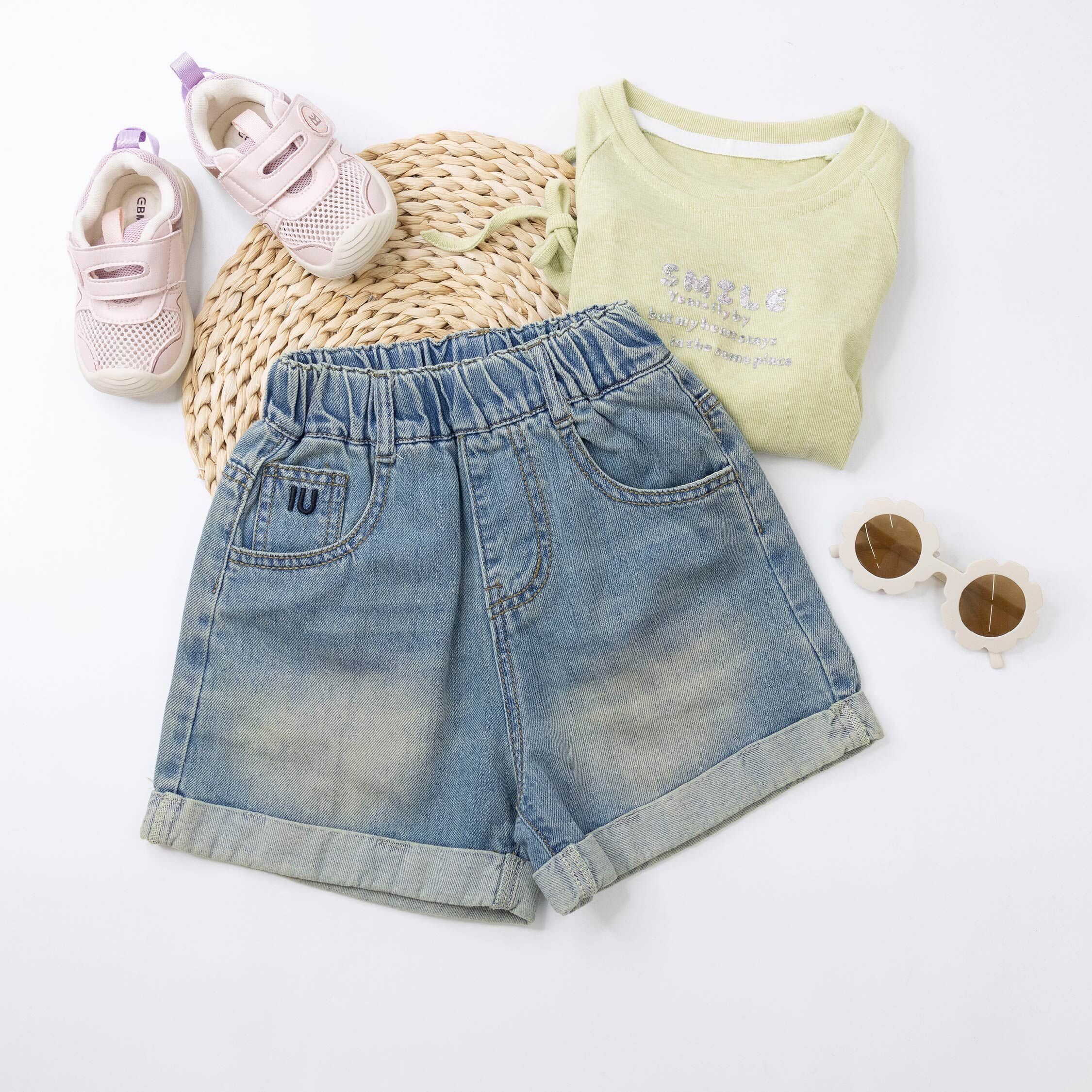 【H50910】丹寧字母刺繡反褶設計短褲