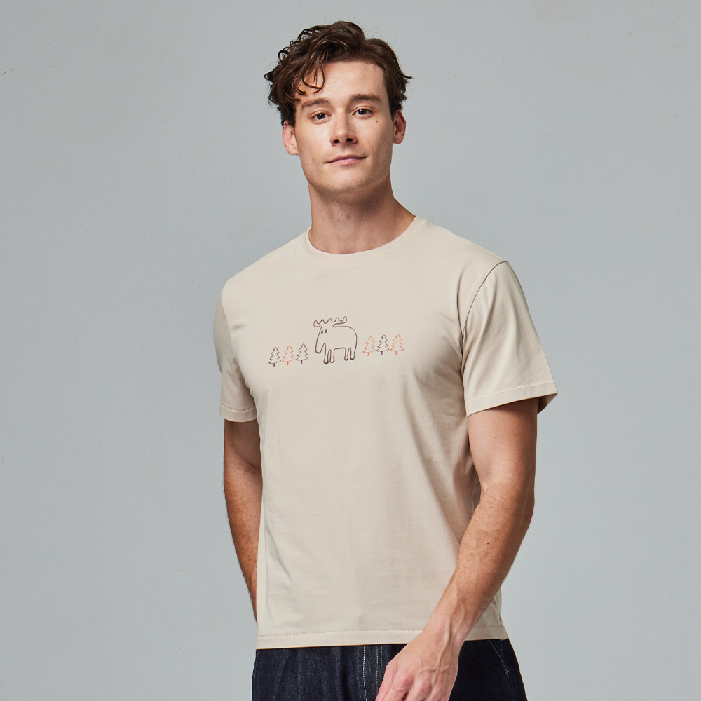 moz 發泡 樹林駝鹿 舒涼 柔彈T恤-淺沙 男款