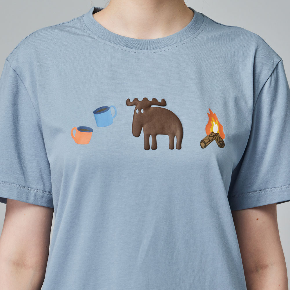 moz 發泡 露營駝鹿 舒涼 柔彈T恤-灰藍 女款