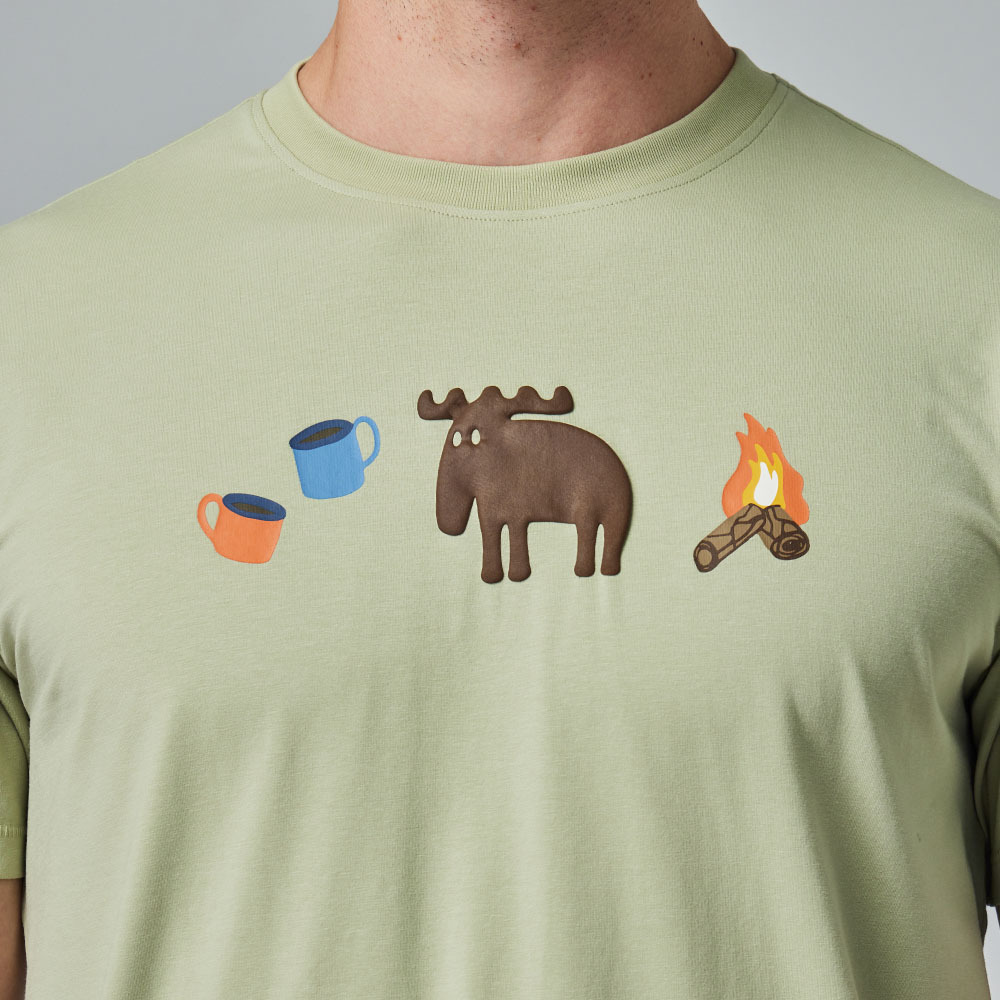 moz 發泡 露營駝鹿 舒涼 柔彈T恤-酪梨綠 男款