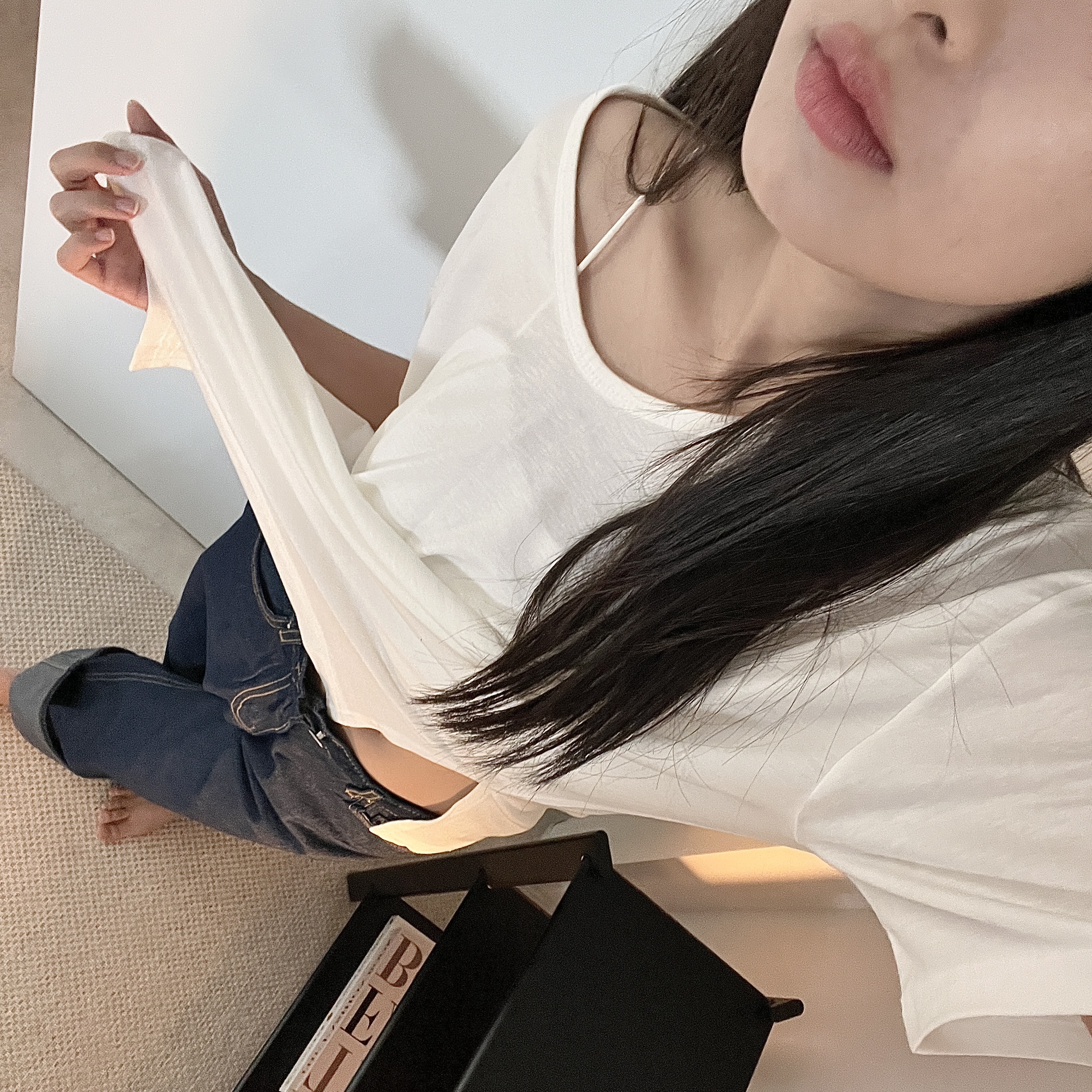 夏天的涼感救星☀️U領冰涼面膜Ｔ（深藍／棕／白）