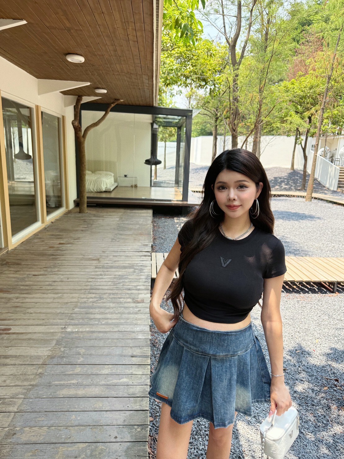 百搭伴侶’Match—黑色短款上衣