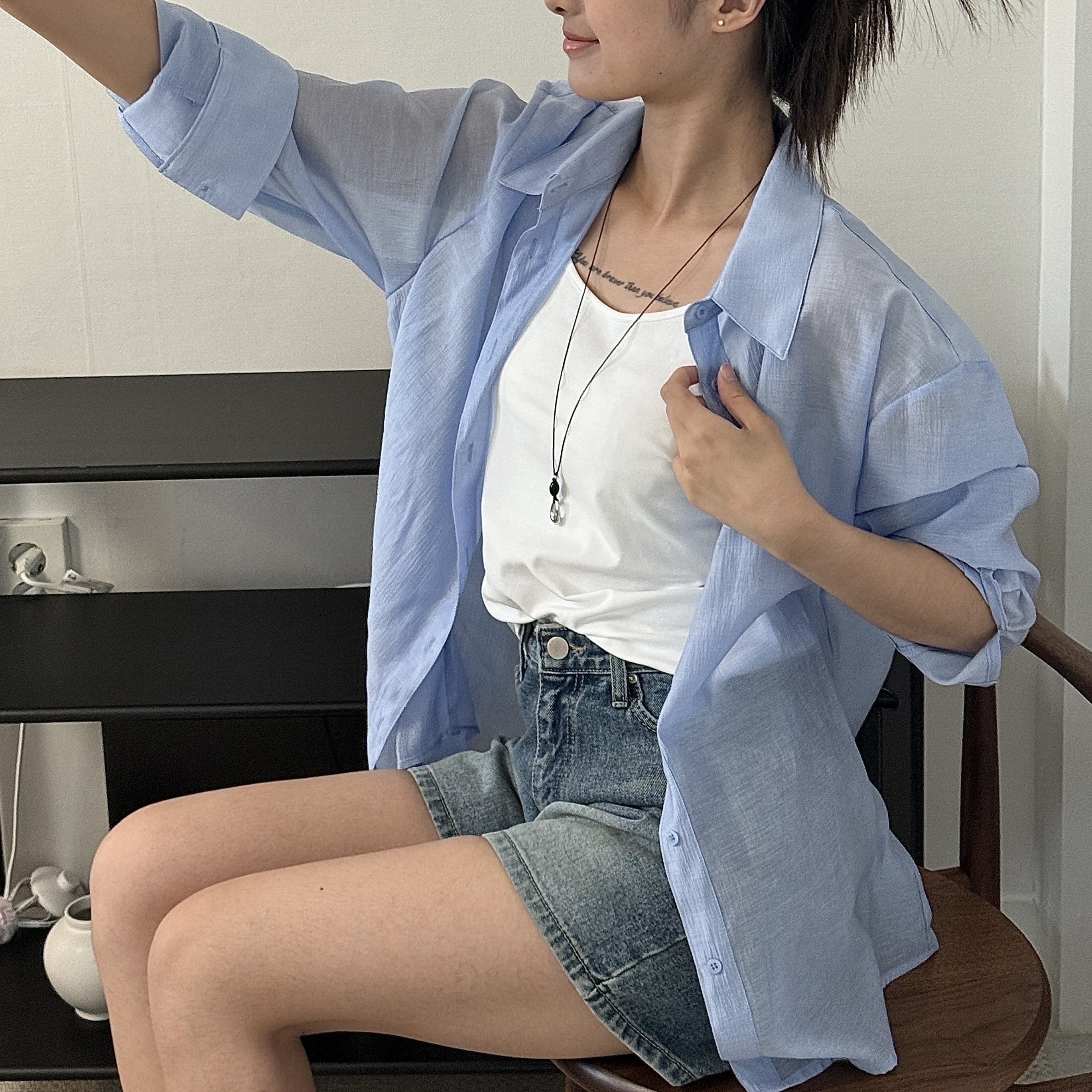 極親膚！！輕柔微透感藍襯衫
