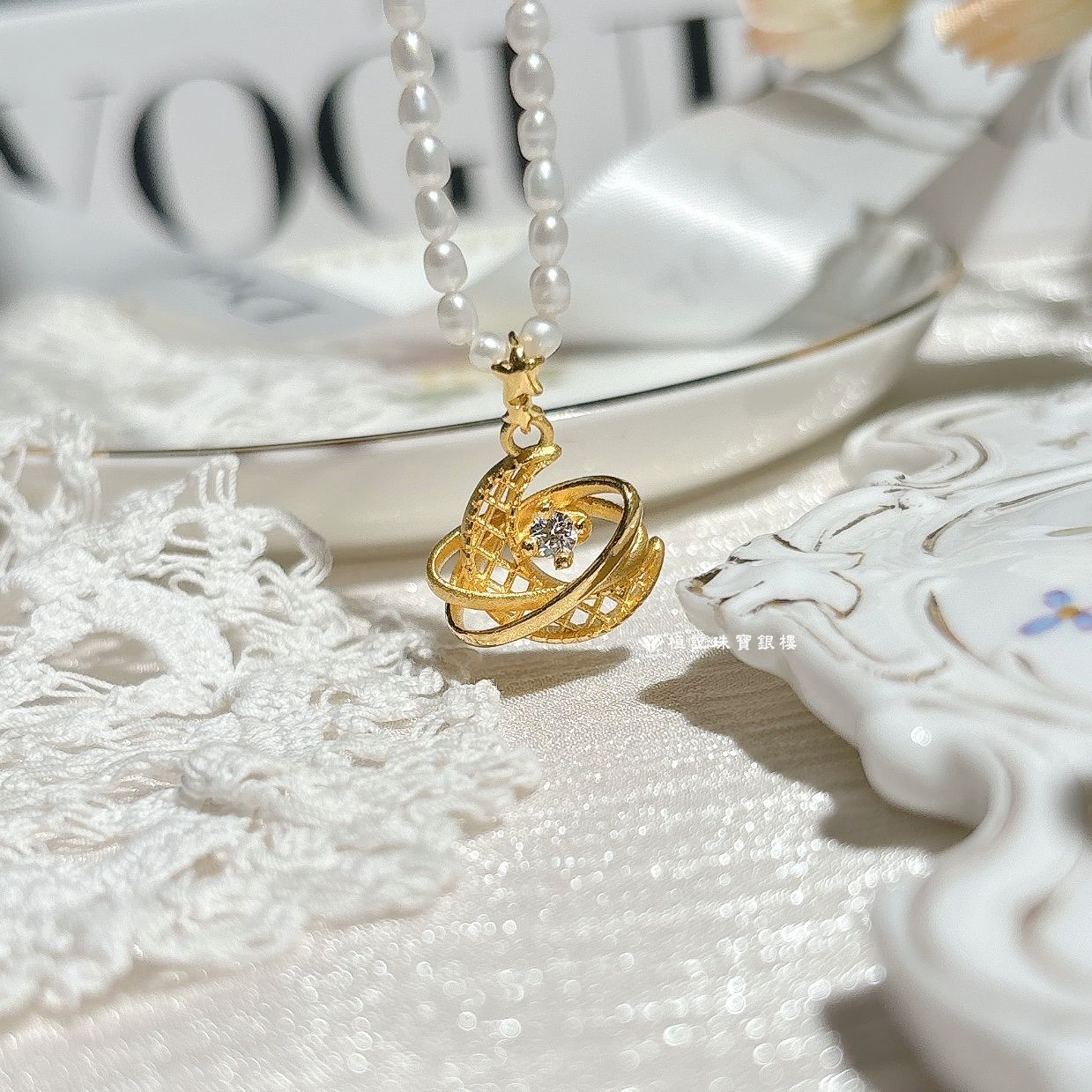 月半彎 黃金墜子