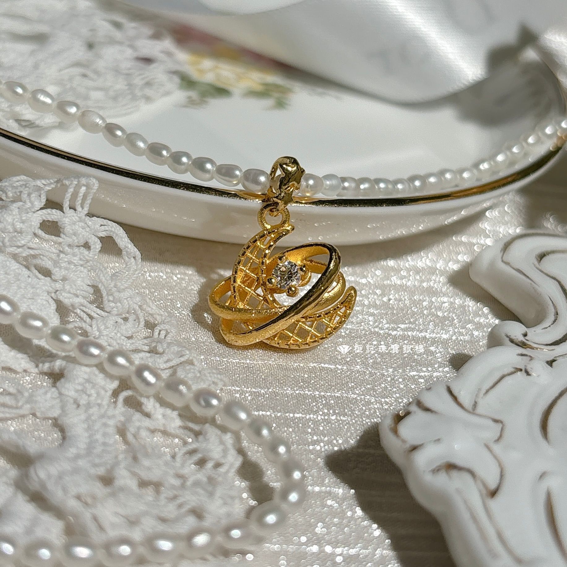 月半彎 黃金墜子