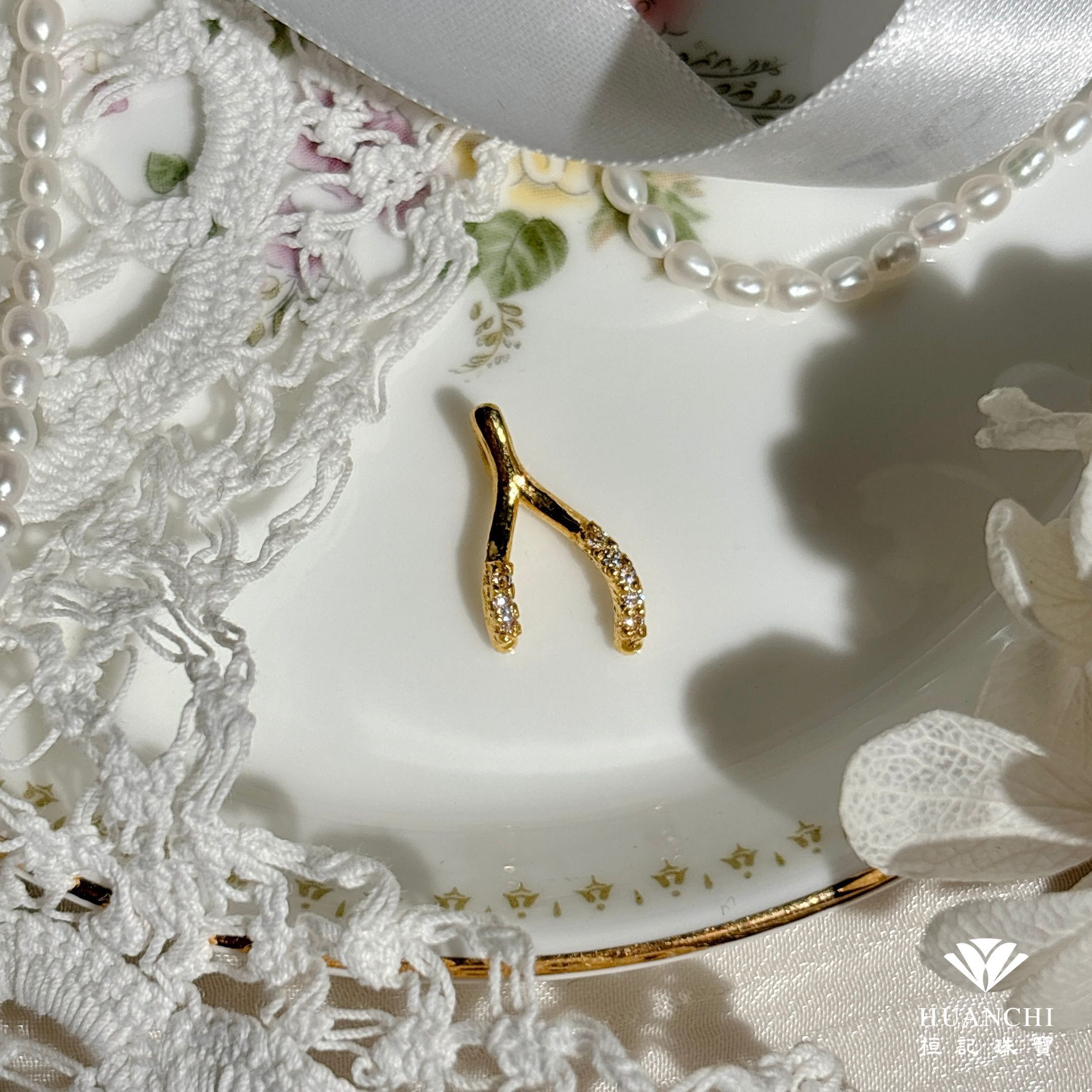 晶亮許願骨黃金墜子