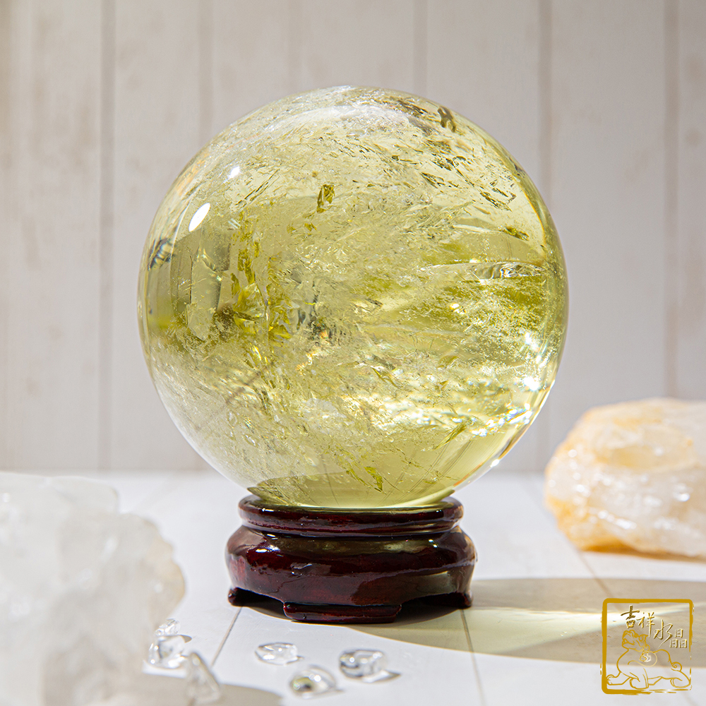 黃水晶球 9.5cm 財運亨通