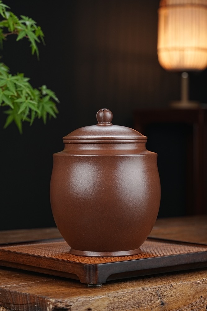 【紫雲】-- 從茶葉到茶道：紫砂罐的魅力與智慧。