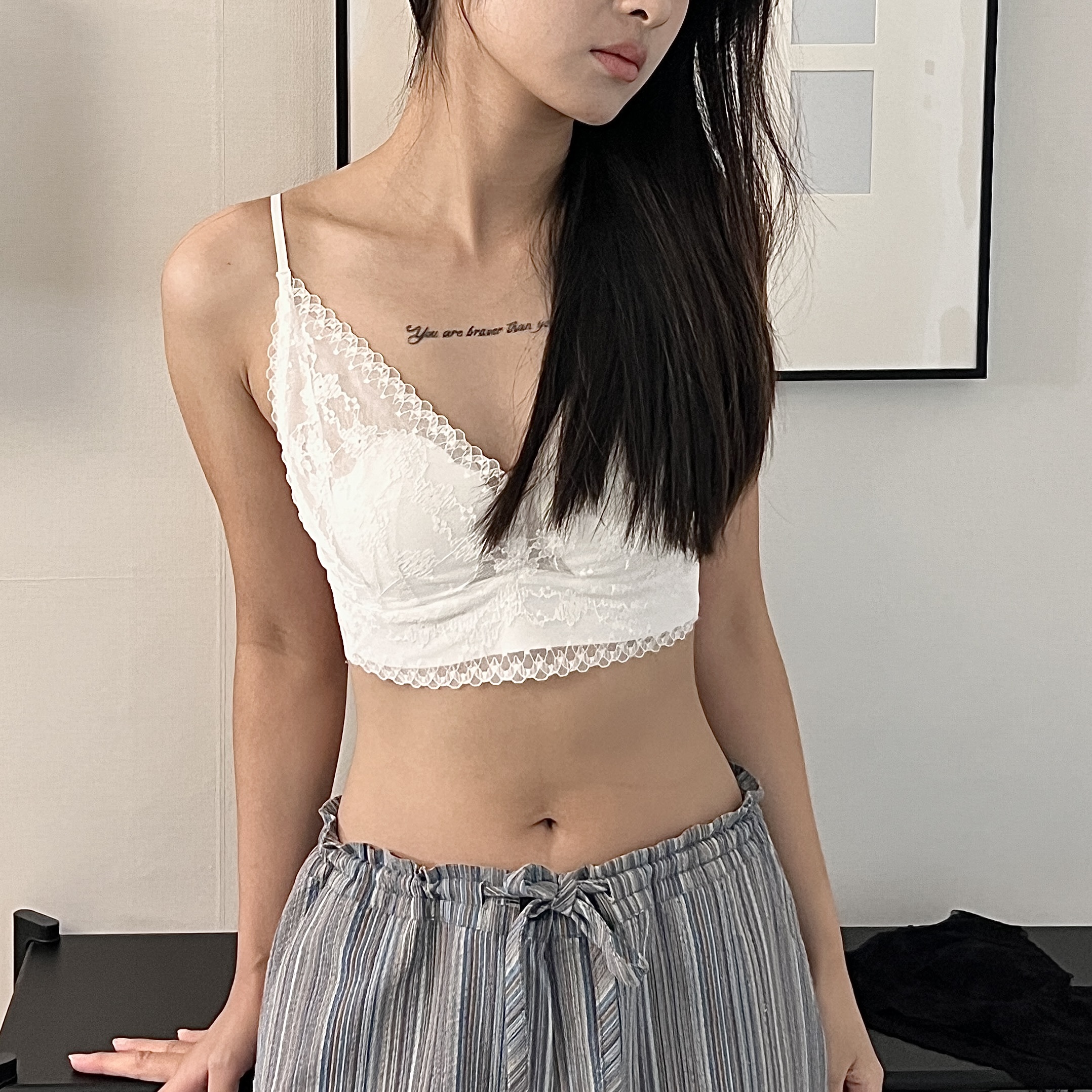 法式蕾絲內搭衣（黑／白）