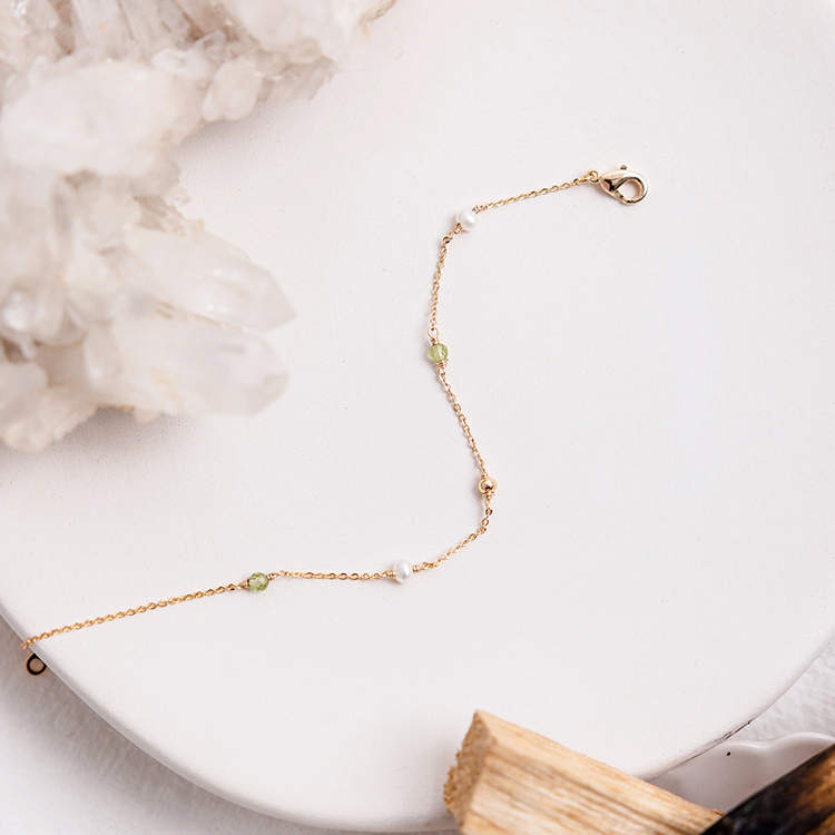 八月誕生石 • 風信子 • 重生的愛 – 珍珠橄欖石 – 手鍊