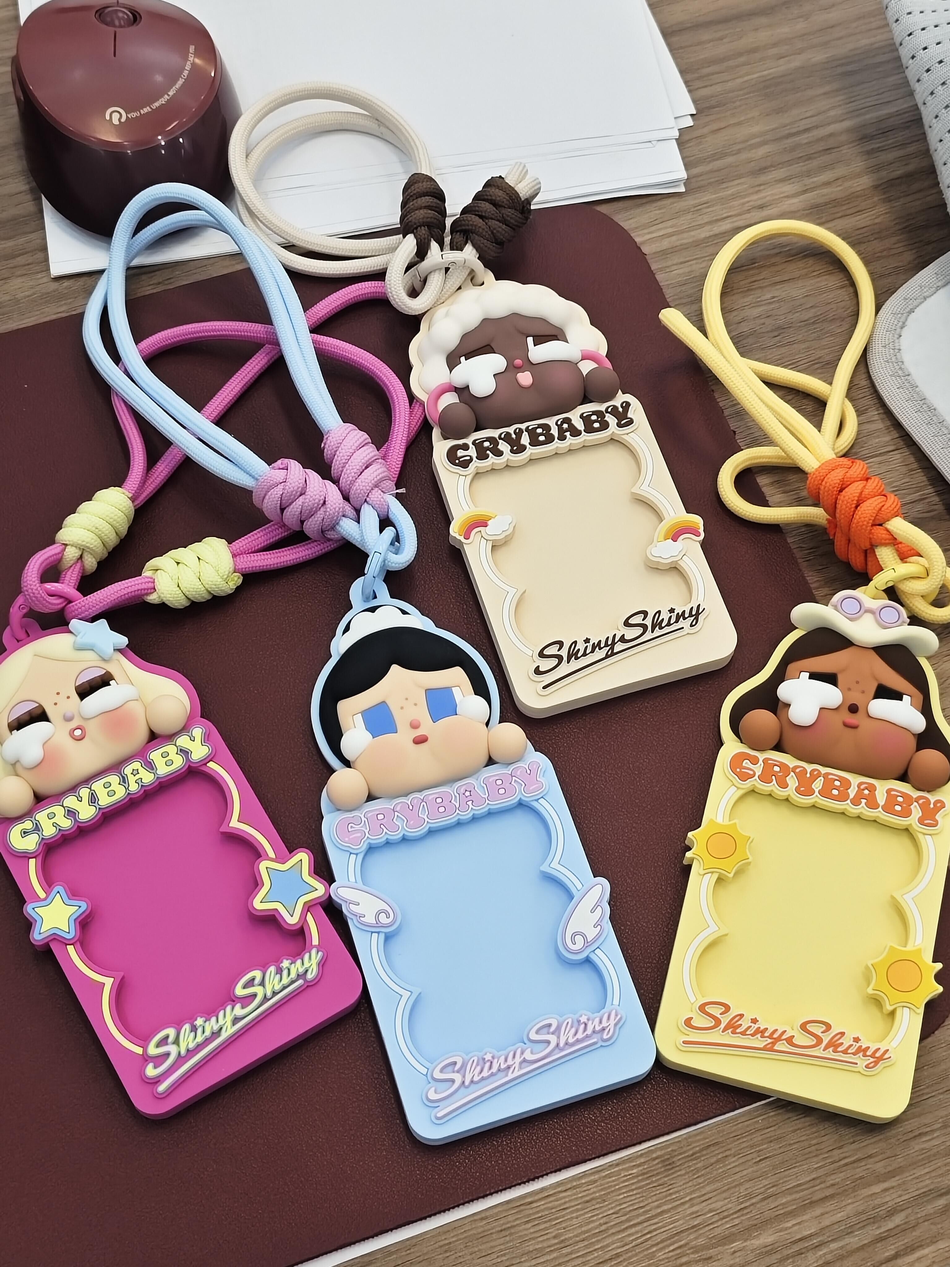 POPMART 泡泡瑪特 Crybaby SHINY SHINY系列卡套盲盒 6+1款 哭娃 吊飾 鑰匙圈(任買兩件711免運)/預購