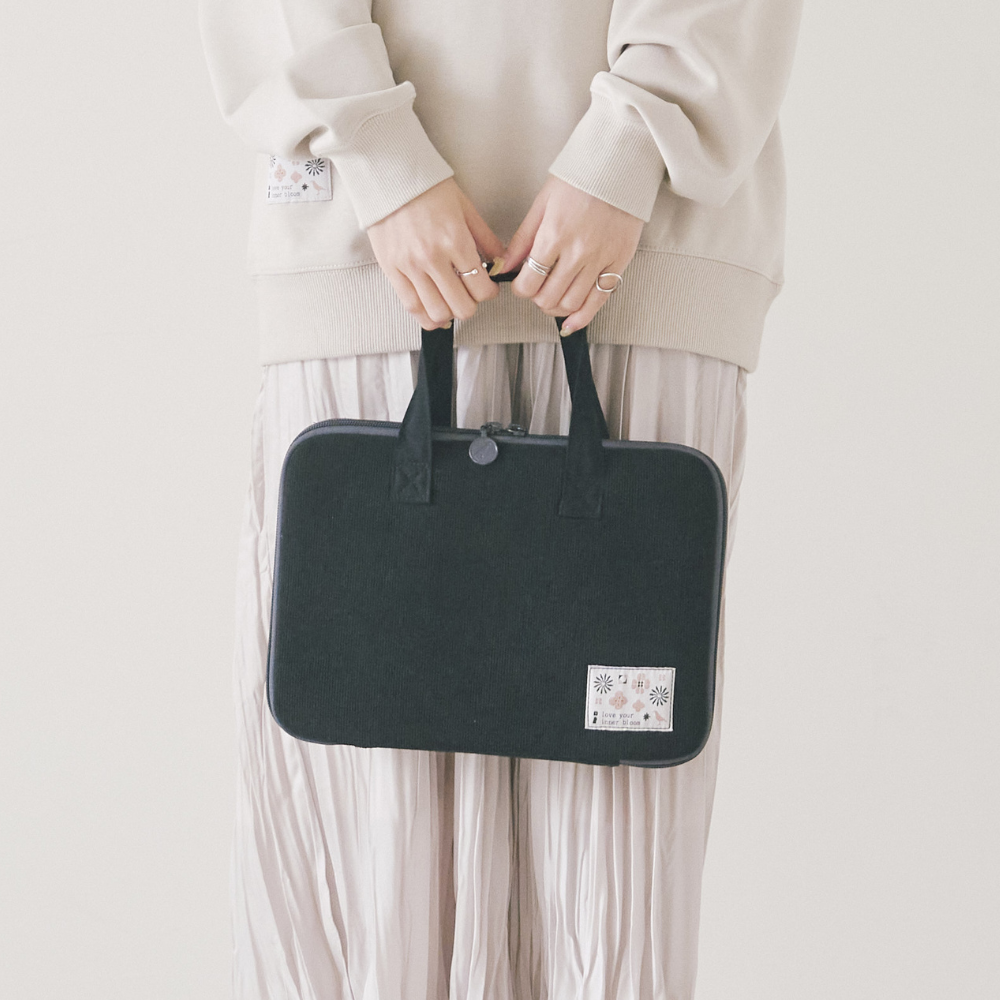 11" iPad Sleeve(Portable)/"I" Collection/Black