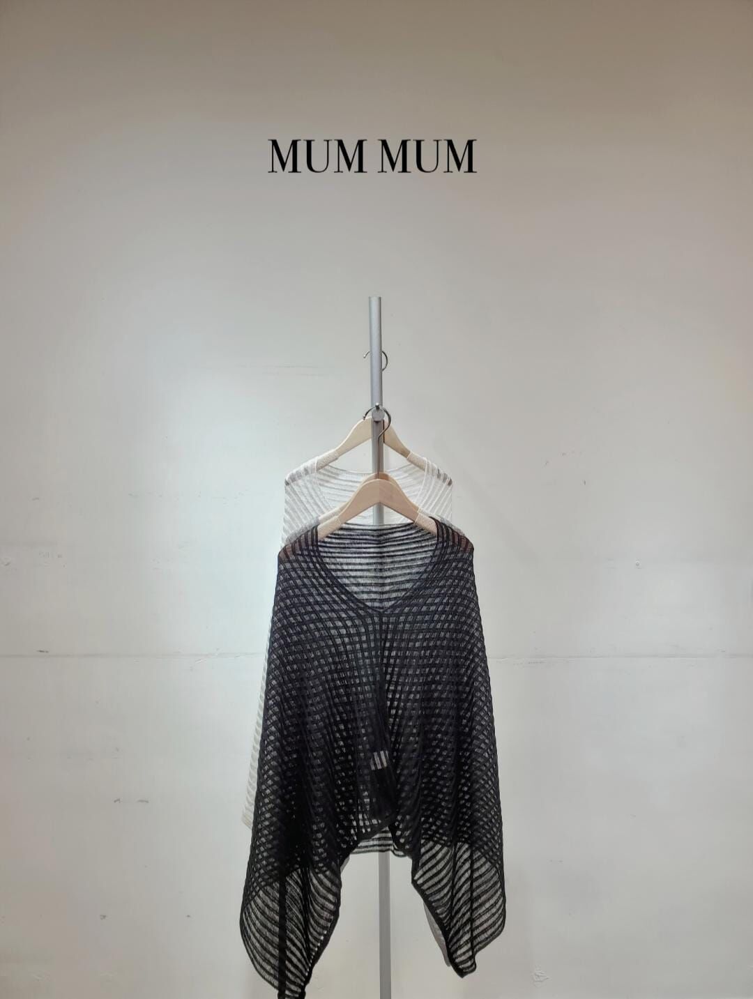 0212616a／透薄針織紗外搭披風 66/94/35