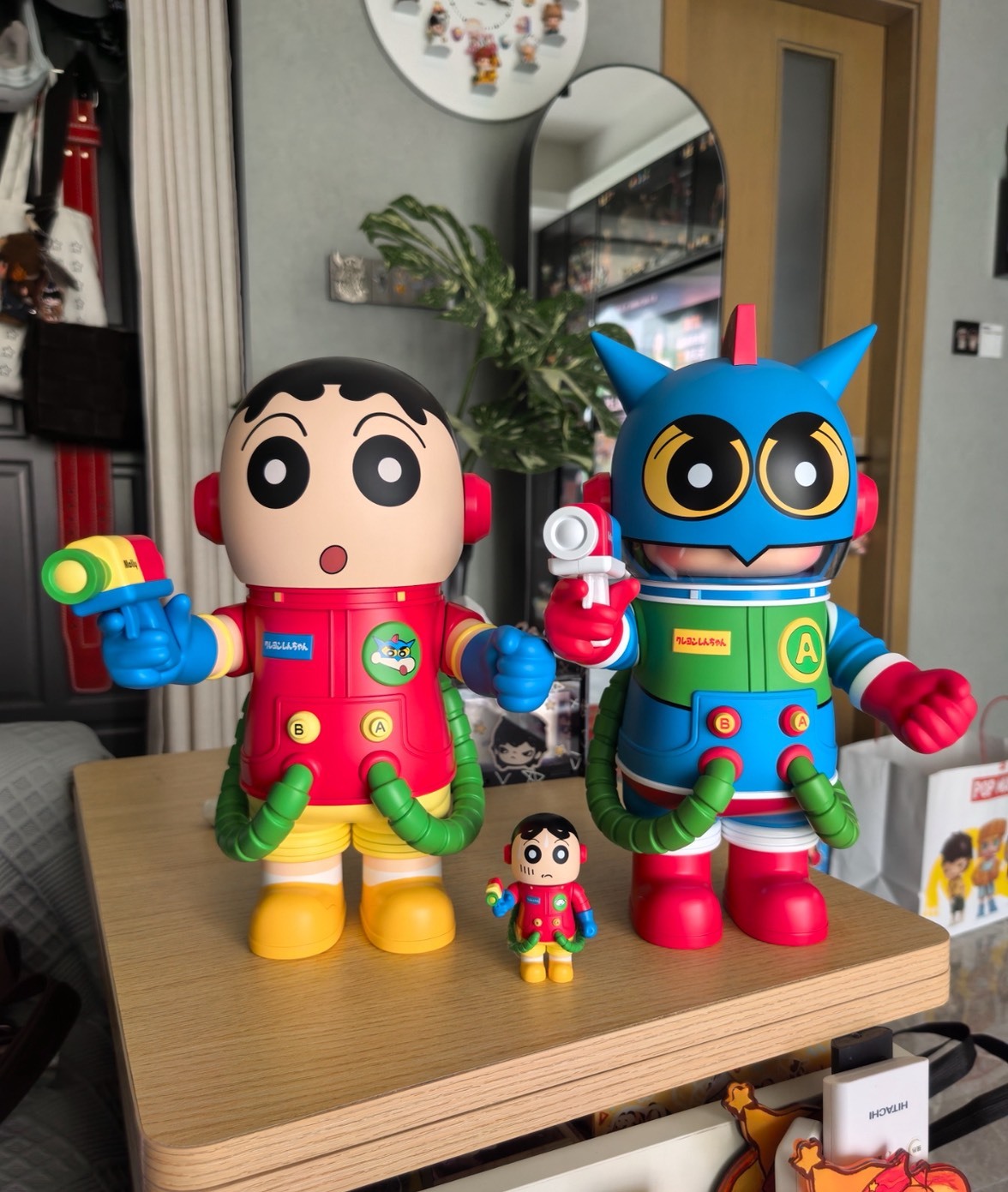 POP MART 泡泡瑪特 SPACE MOLLY × 蠟筆小新 MEGA 聯名盲盒 單盒公仔 收藏模型🎁July25