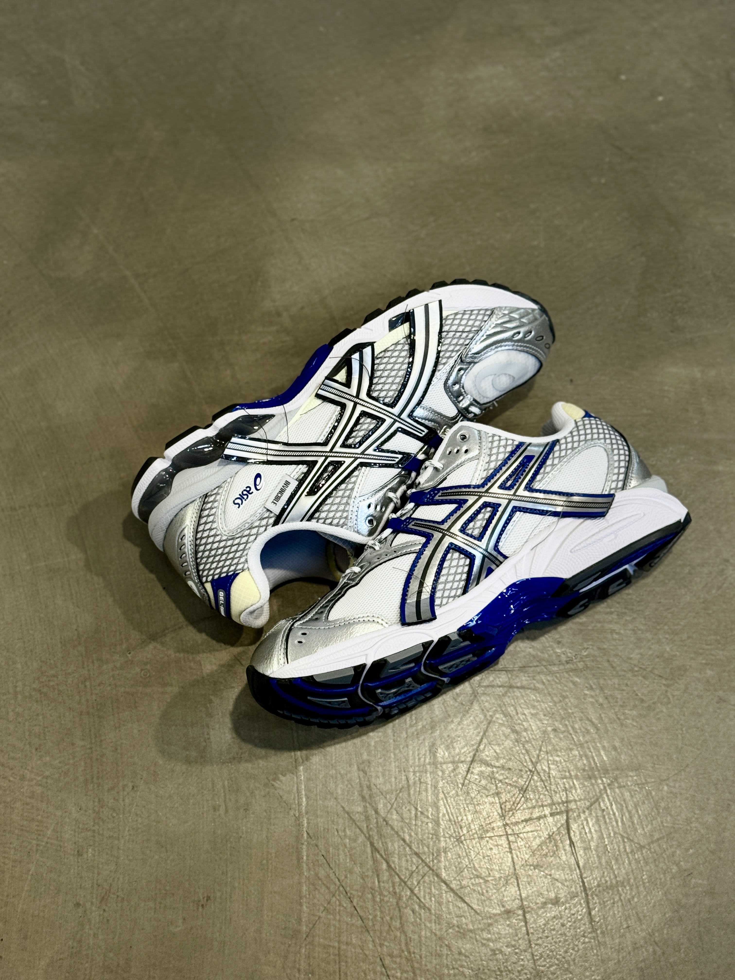 INVINCIBLE x GEL-NIMBUS 10.1 | Unisex | Pure Silver/ ..