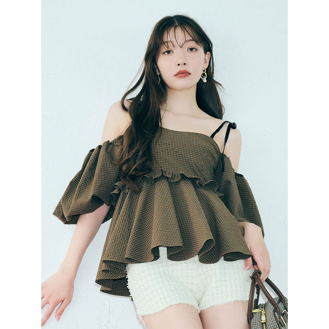 LILY BROWN ベージュ ドット柄 フリル チューブトップ 完売商品 LILY BROWN ベージュ ドット柄 フリル チューブトップ 完売商品