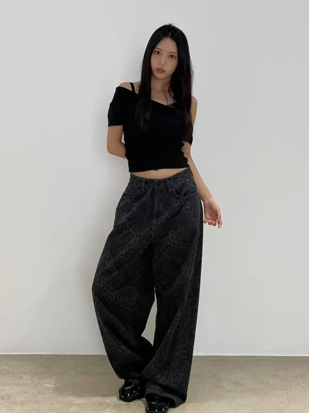 #B010 豹紋暗紋牛仔長褲