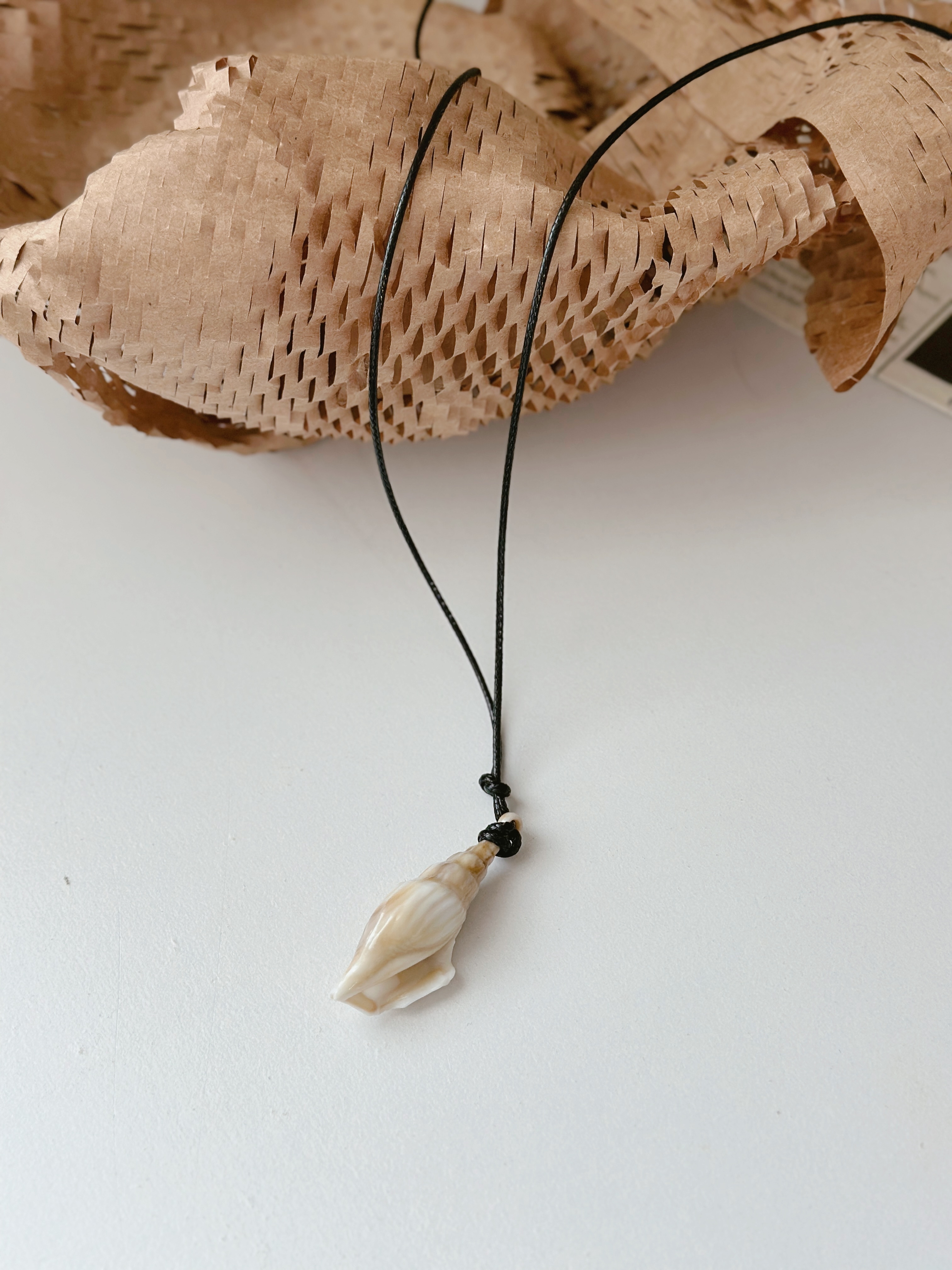 Rubi Shell Necklace -D84