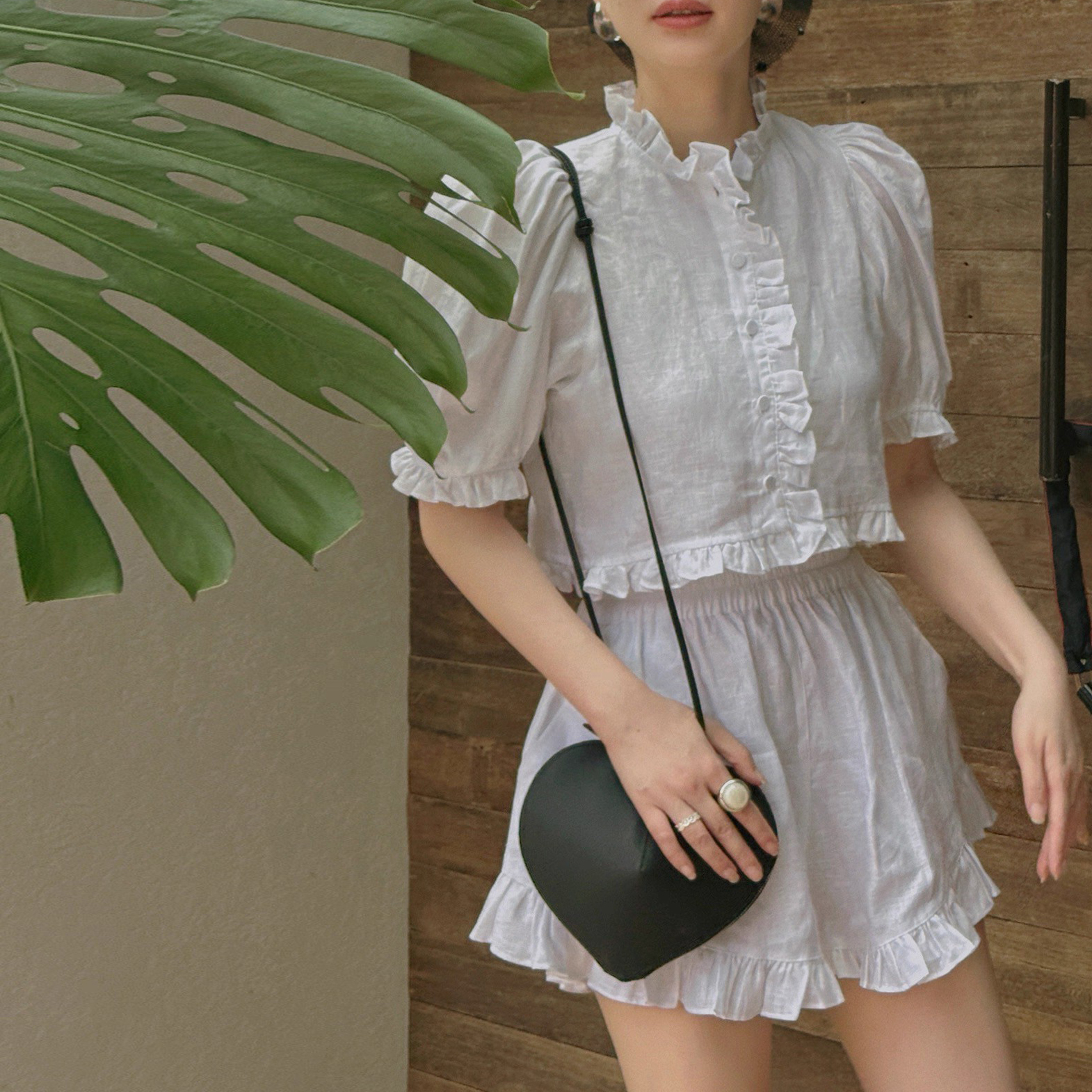雲朵白荷葉滾邊立領澎澎袖上衣+短褲SET-S-L (Elegant & Love)