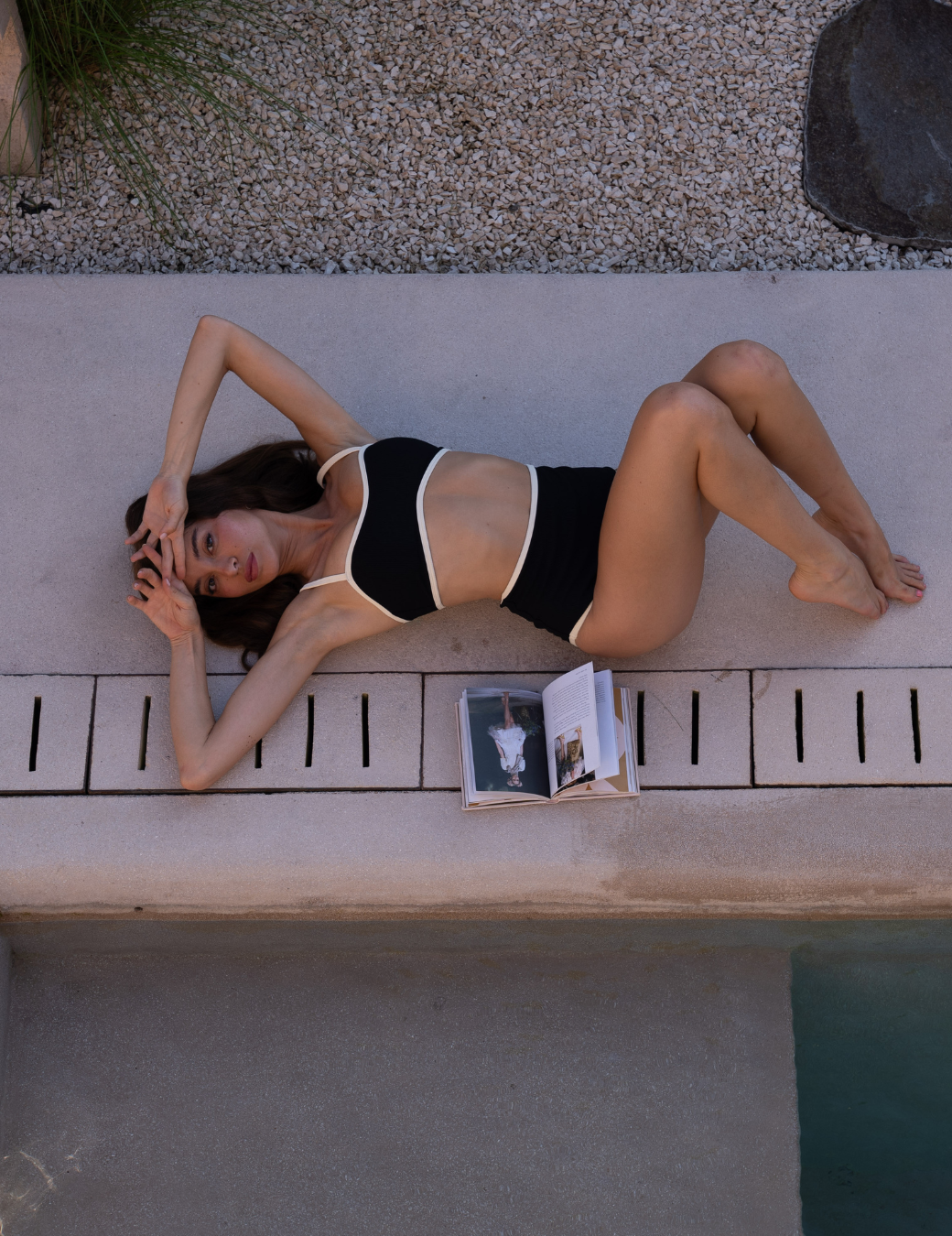 經典配色紋理收肚泳褲（極簡純黑/4尺寸）