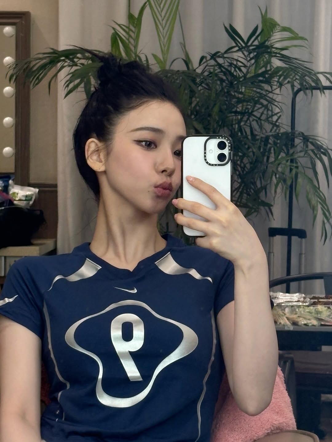 NIKE Sportswear Chill Knit 蕾絲邊 數字球衣 插肩 短T 短袖 修身 短版 女款 Karina同款 劉知珉 KYOKA同款 深藍 II1950-410 白色 II1950-100 / 預購