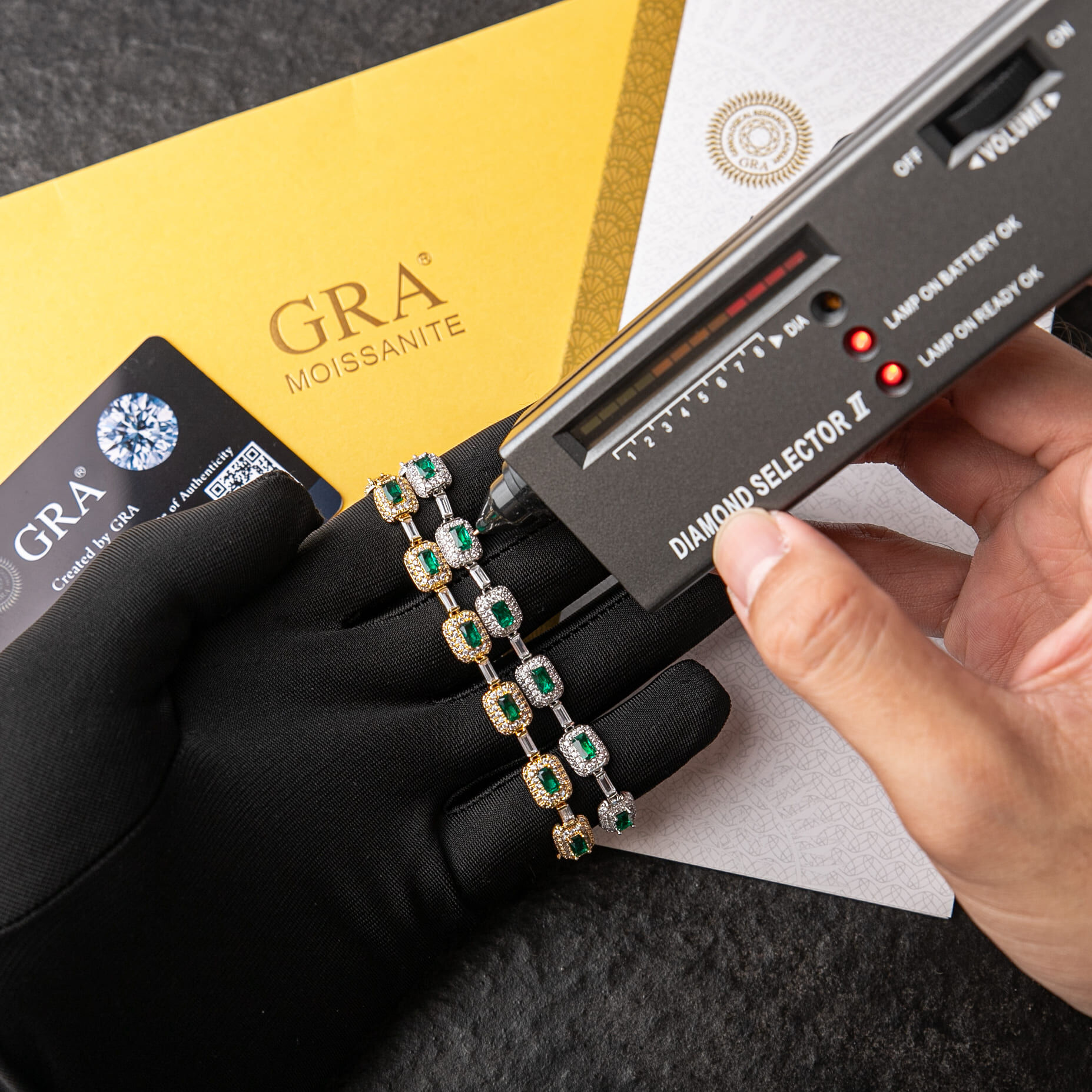 925純銀莫桑石7MM翠綠之芯滿鑲手鍊