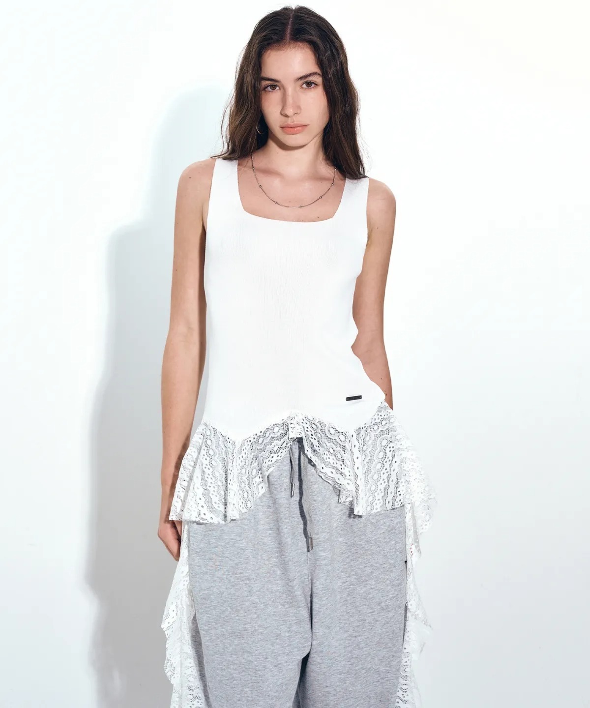 NICK&NICOLE LACE SQUARE SLEEVELESS TOP