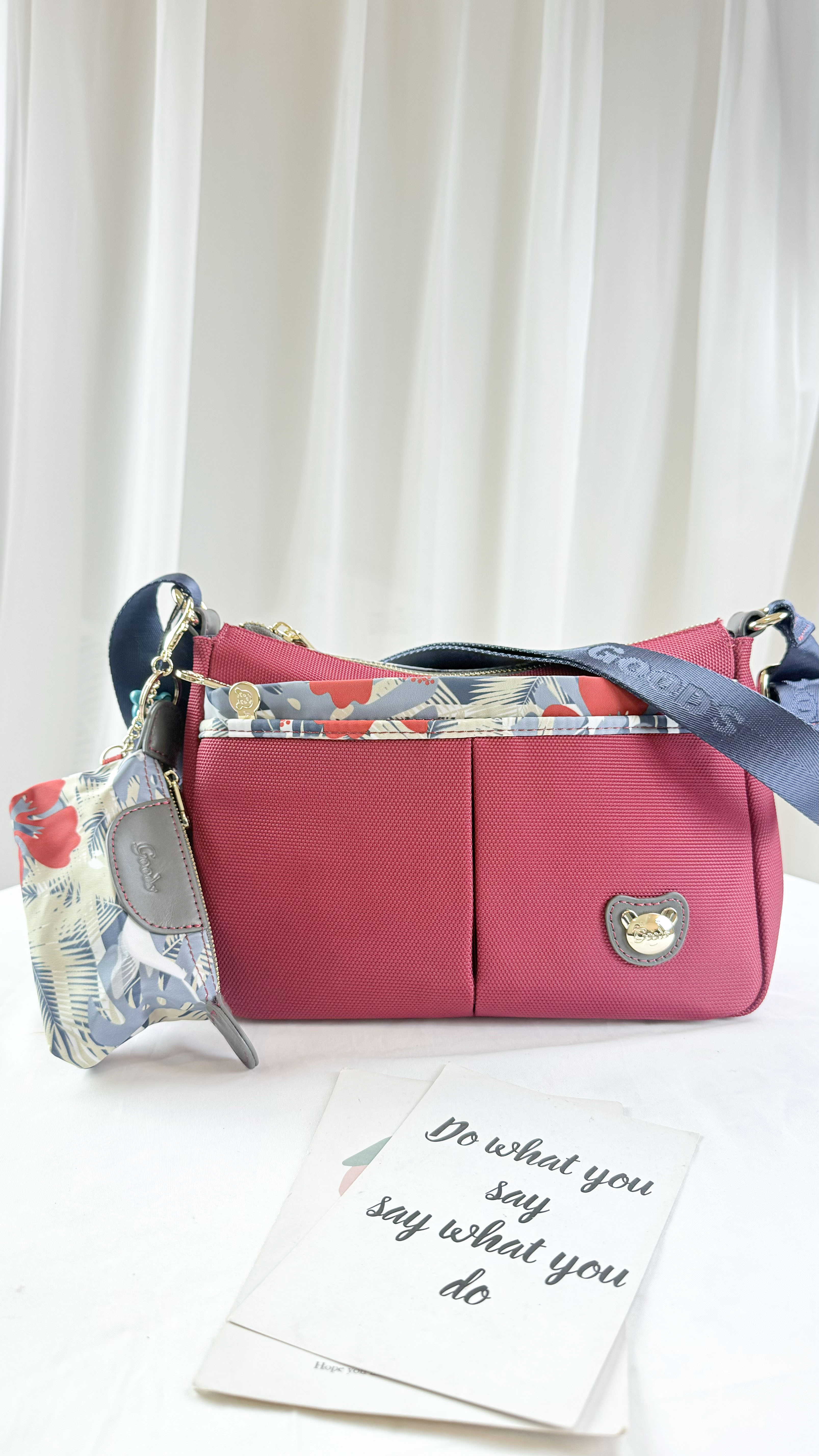 GOODS 紅花朵拼色防潑水側背包 附零錢包  #2746