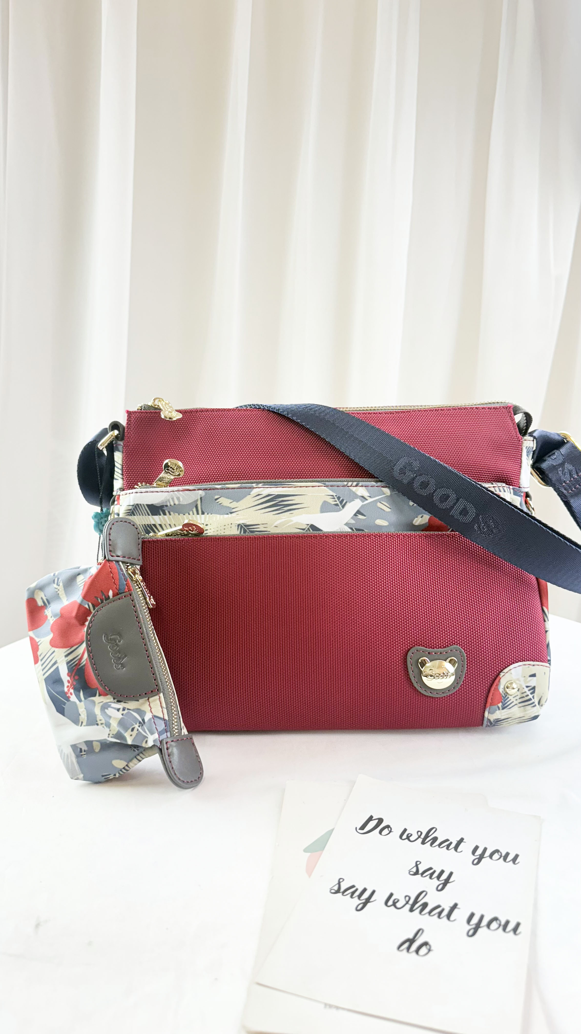 GOODS 紅花朵拼色防潑水側背包 附零錢包  #2045