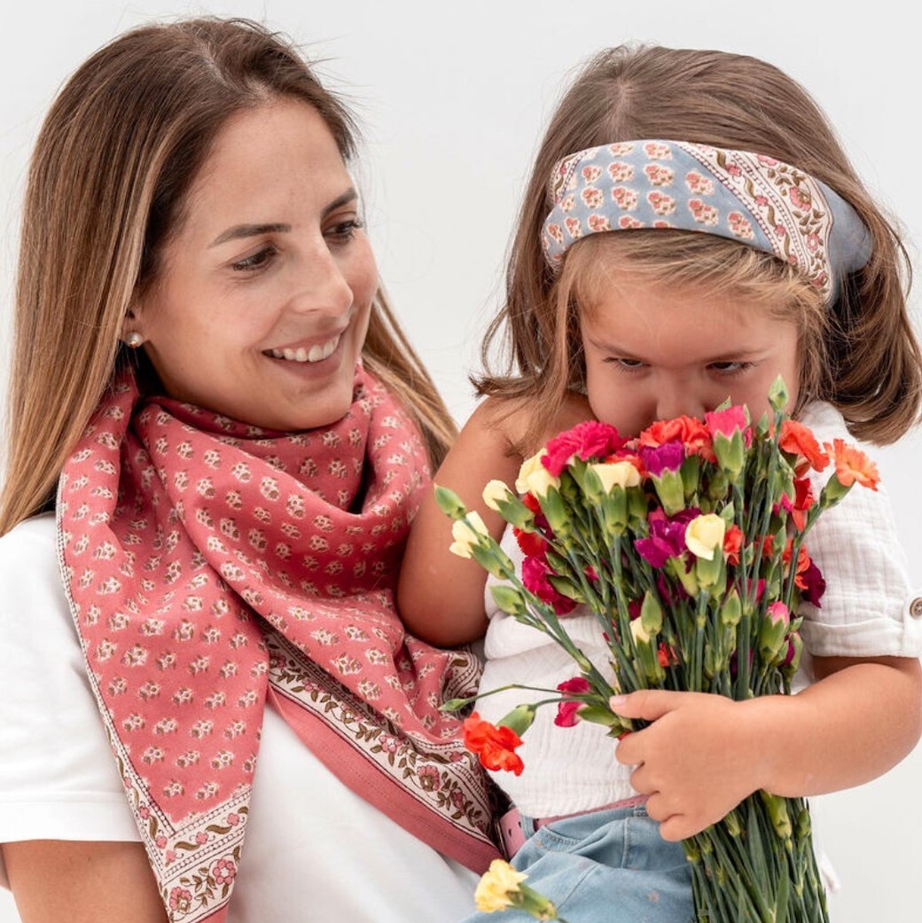 亞提玫瑰紅 | 領巾