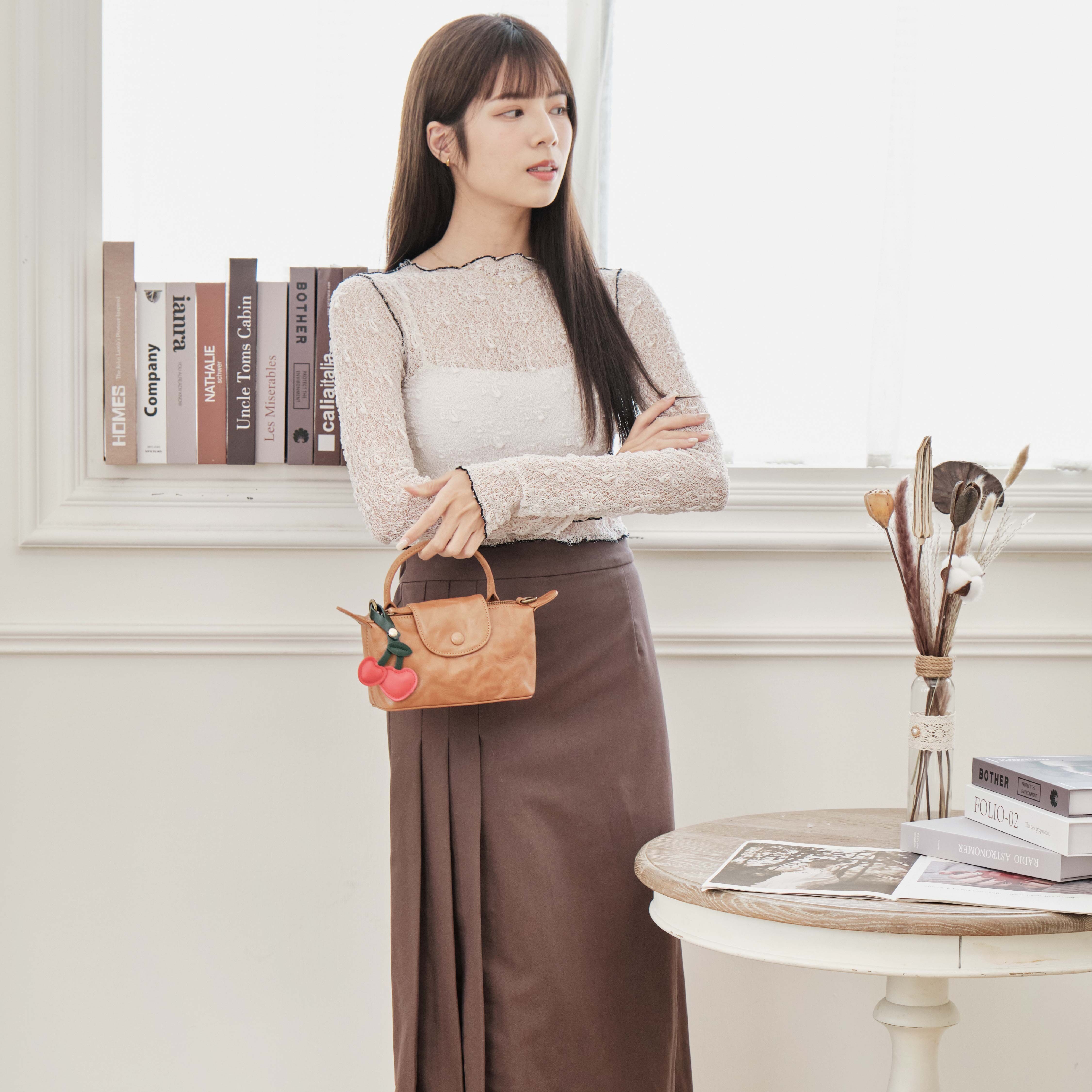 金屬配件選用霧面質感,不搶戲卻添質感