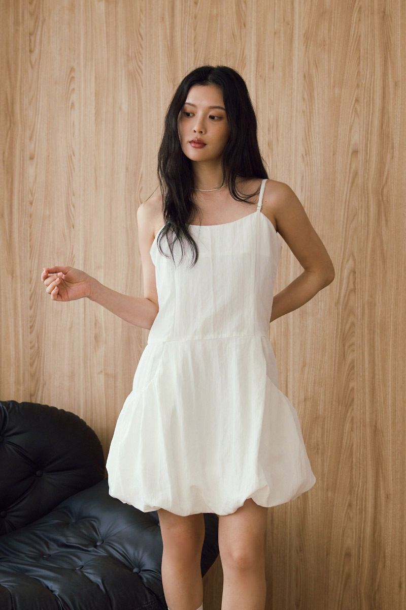 細肩吊帶泡泡裙短洋裝