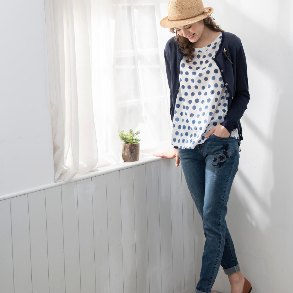 PIPPY窄管刷白精緻刺繡彈力牛仔褲 丈青