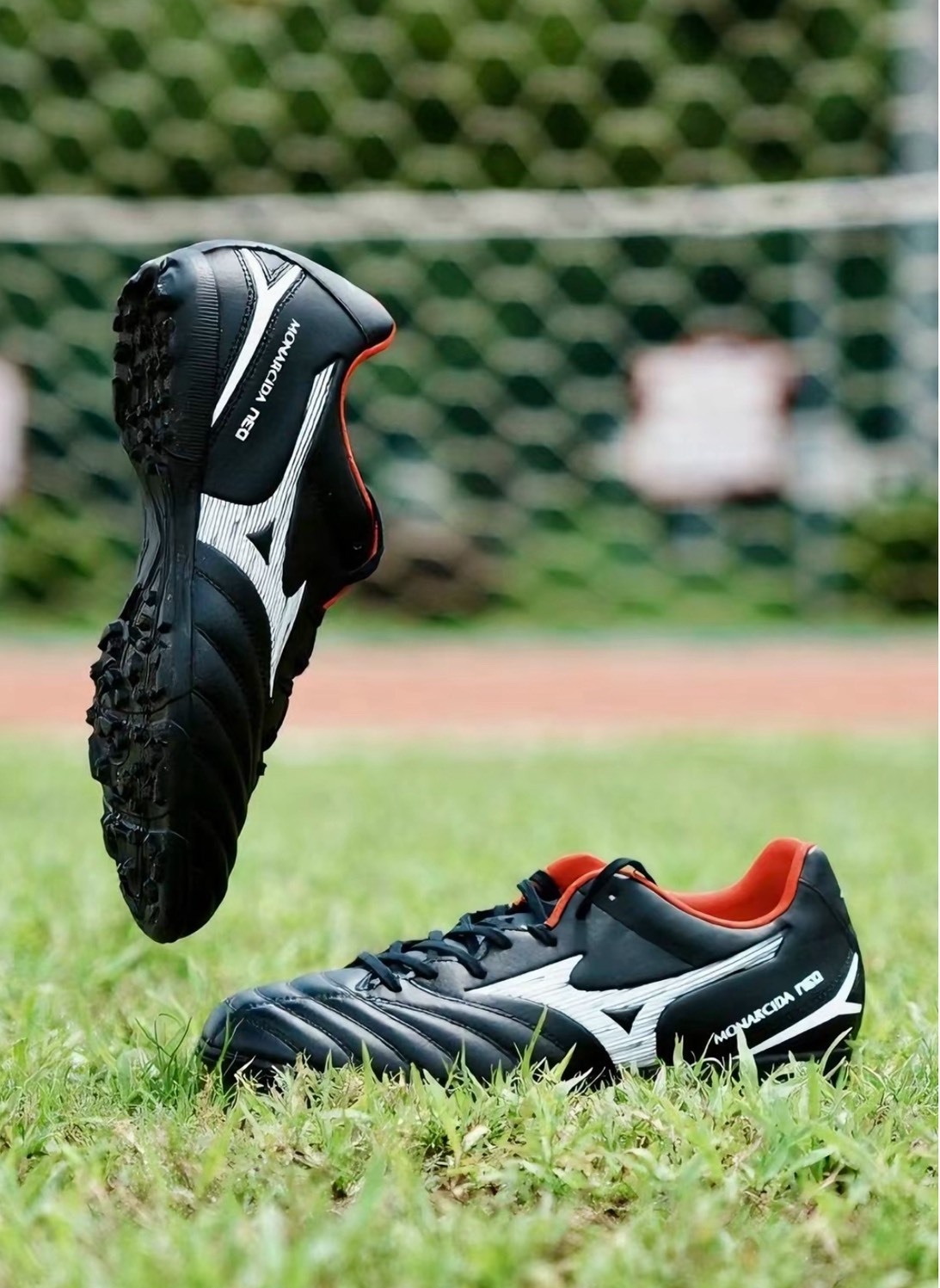 Mizuno 美津濃 Monarcida Neo III 黑白人造草地足球鞋 防滑耐磨 男女款 運動鞋 足球神器 July25